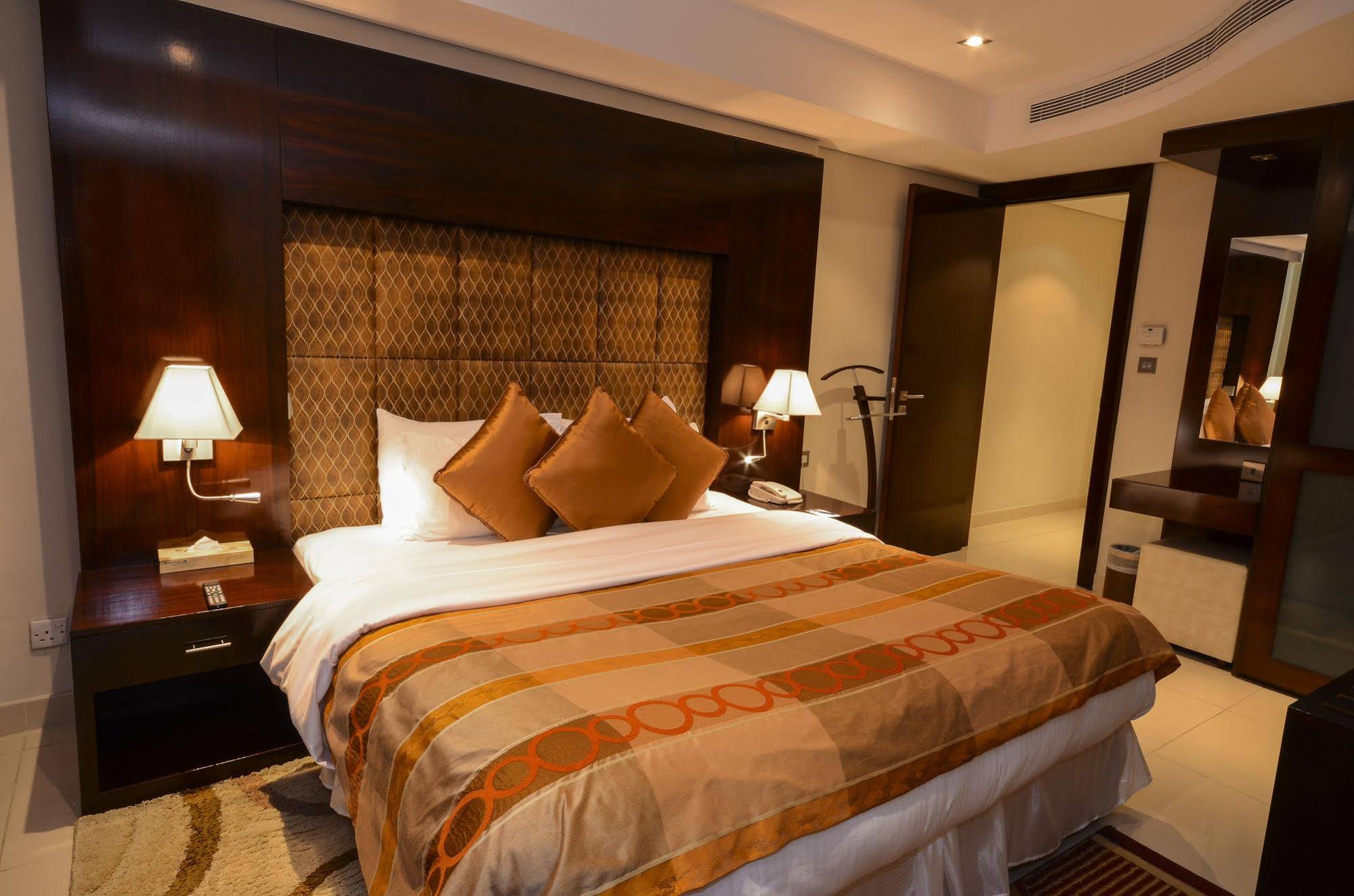 Al Salam Grand Hotel Apartments