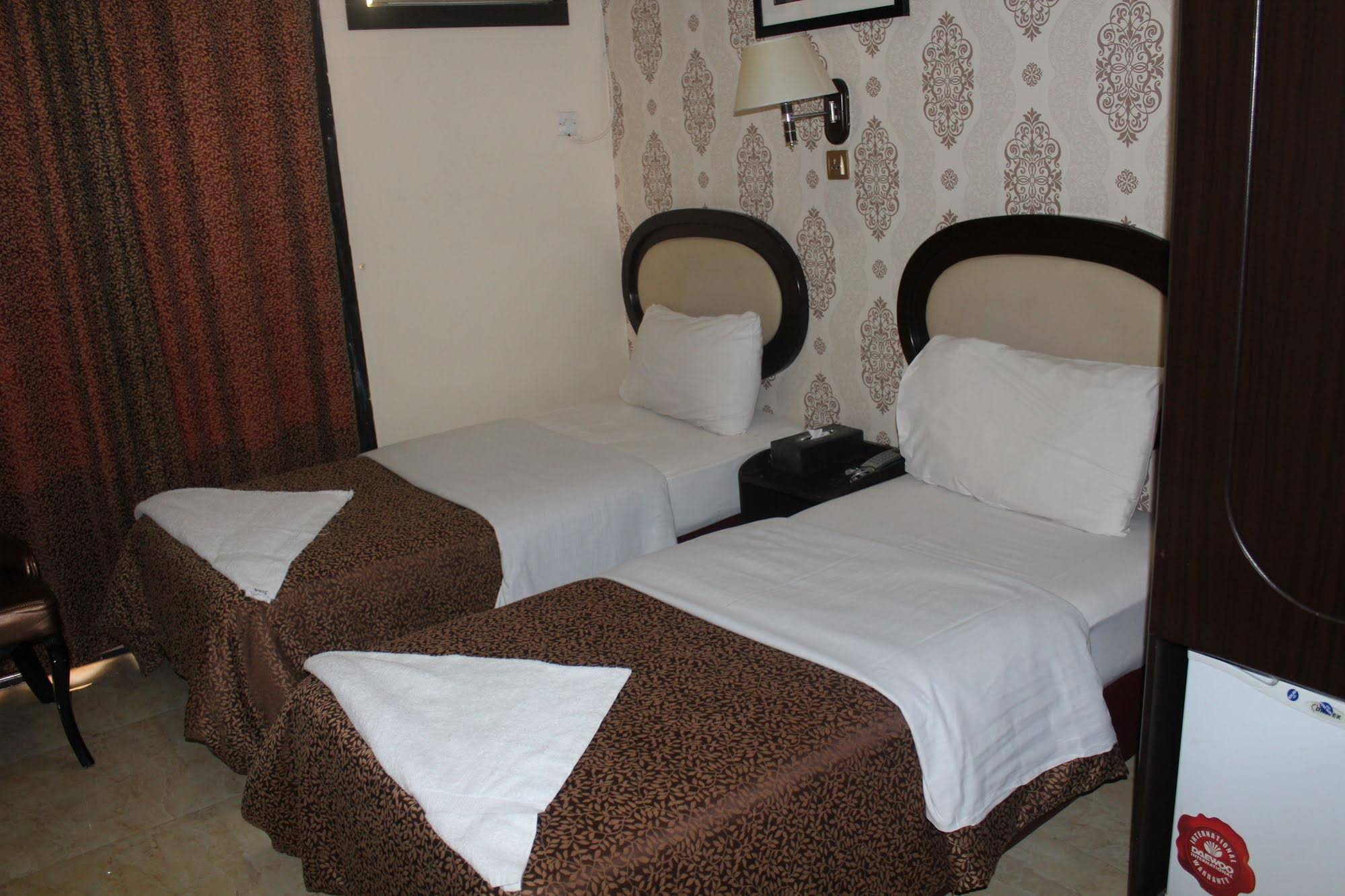 Grand Sina Hotel