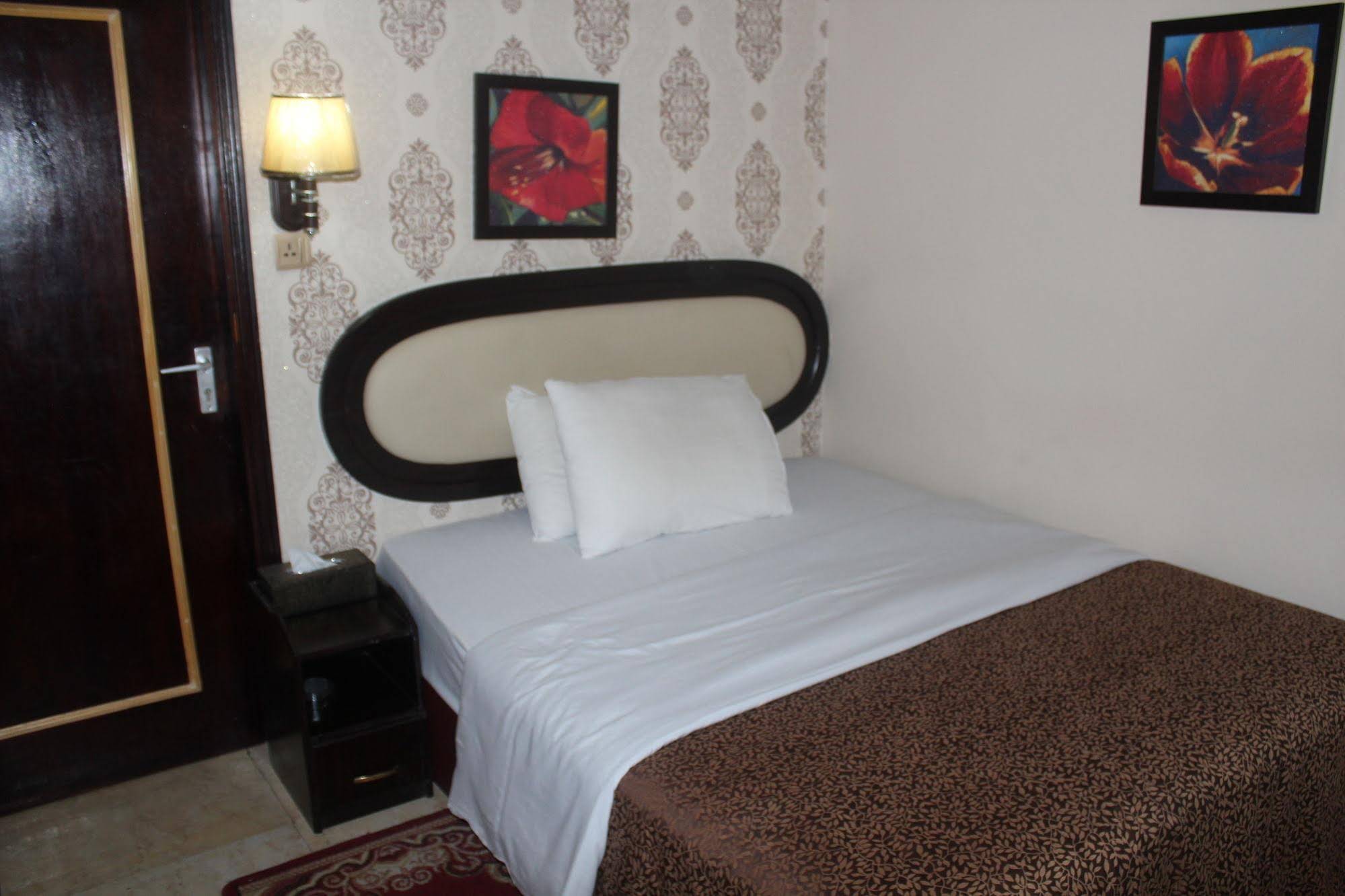Grand Sina Hotel