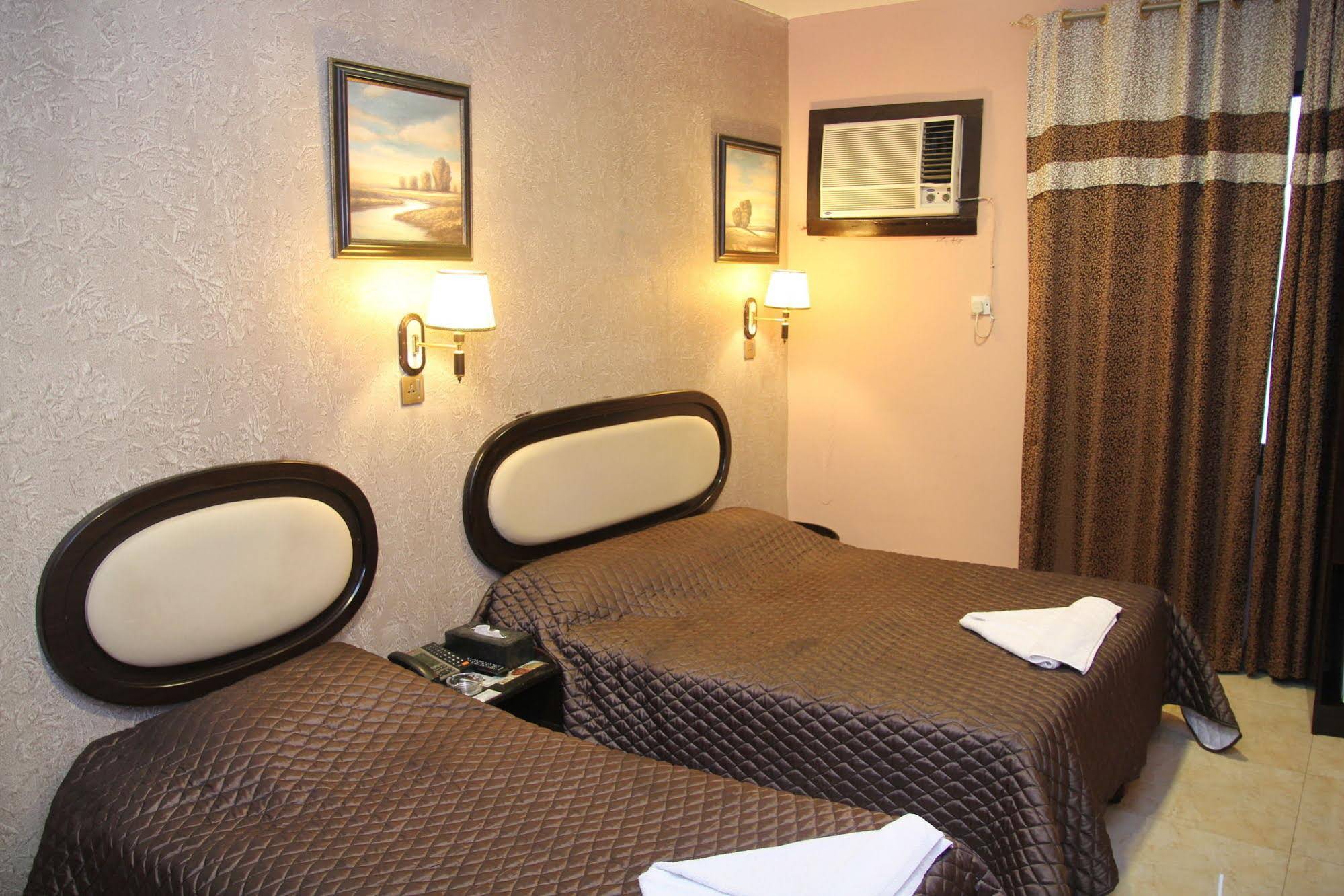 Grand Sina Hotel