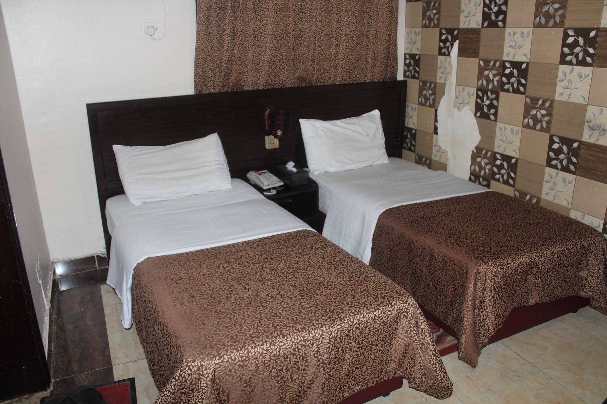 Grand Sina Hotel