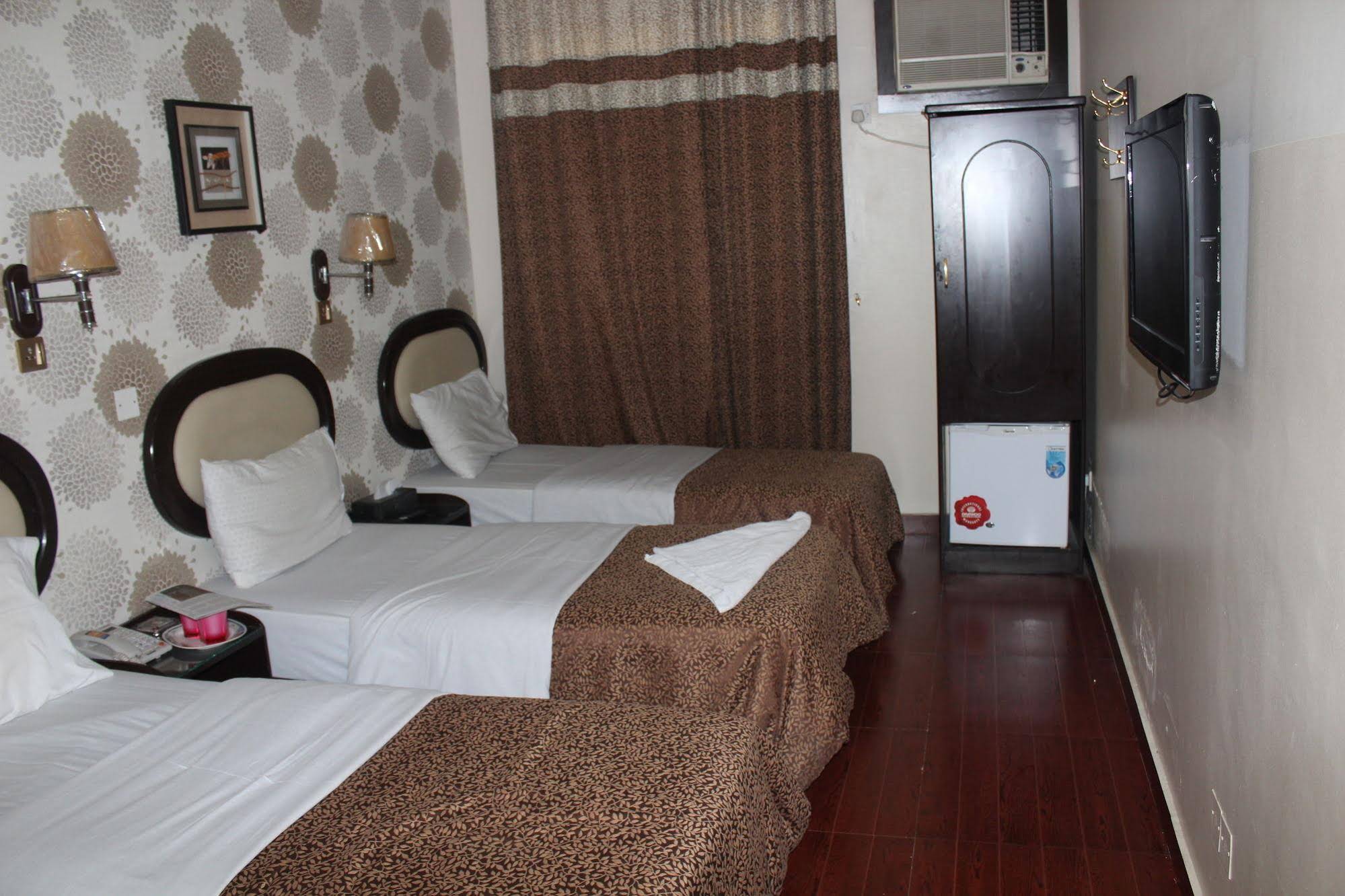 Grand Sina Hotel