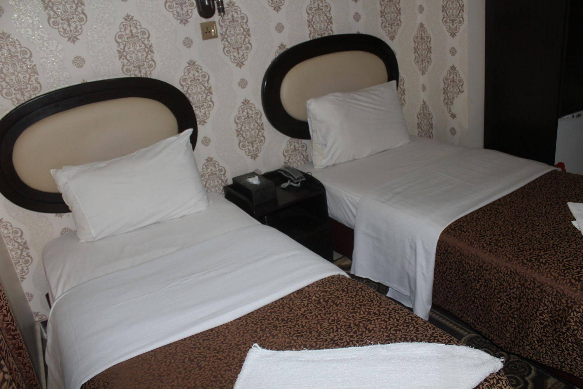 Grand Sina Hotel