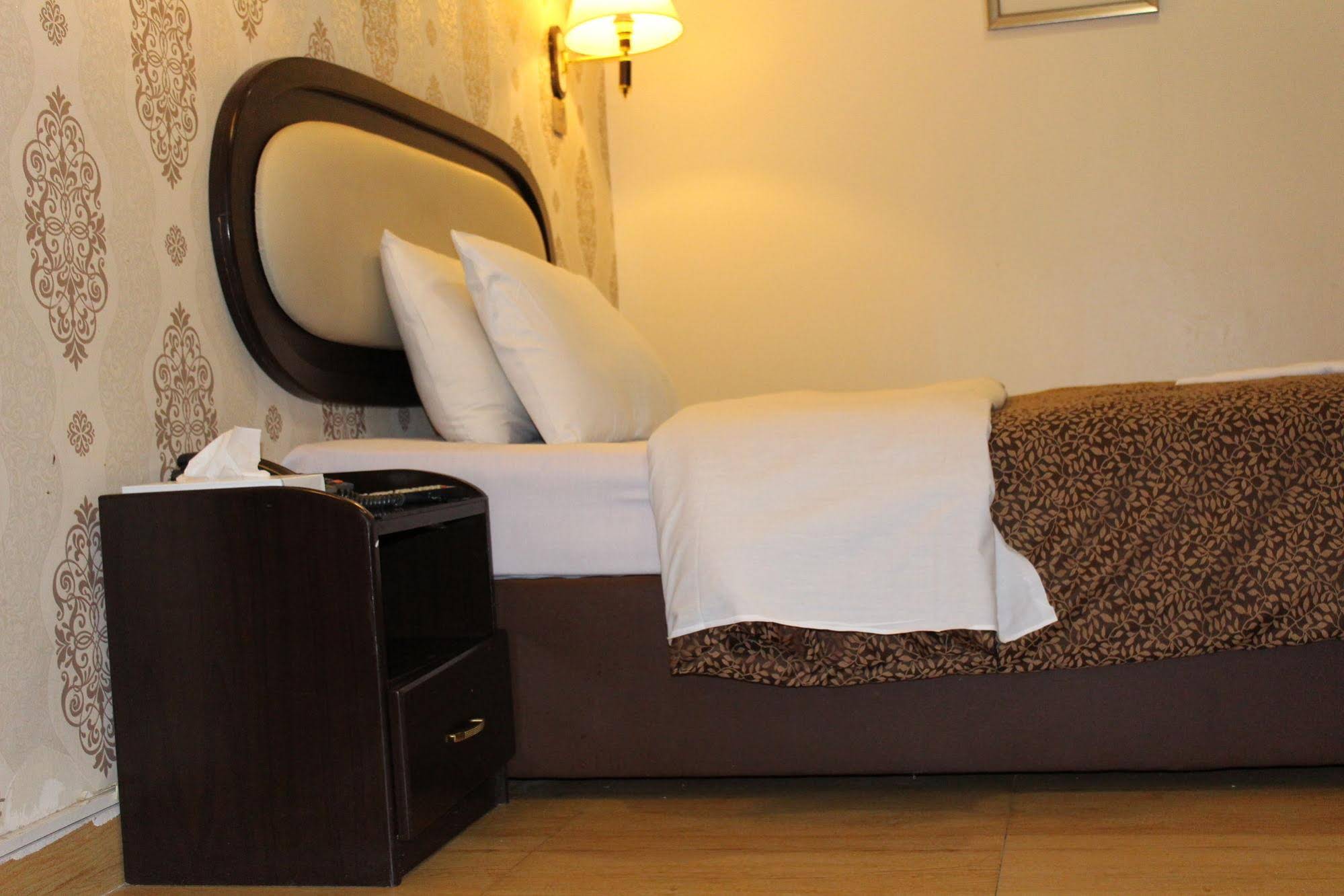 Grand Sina Hotel