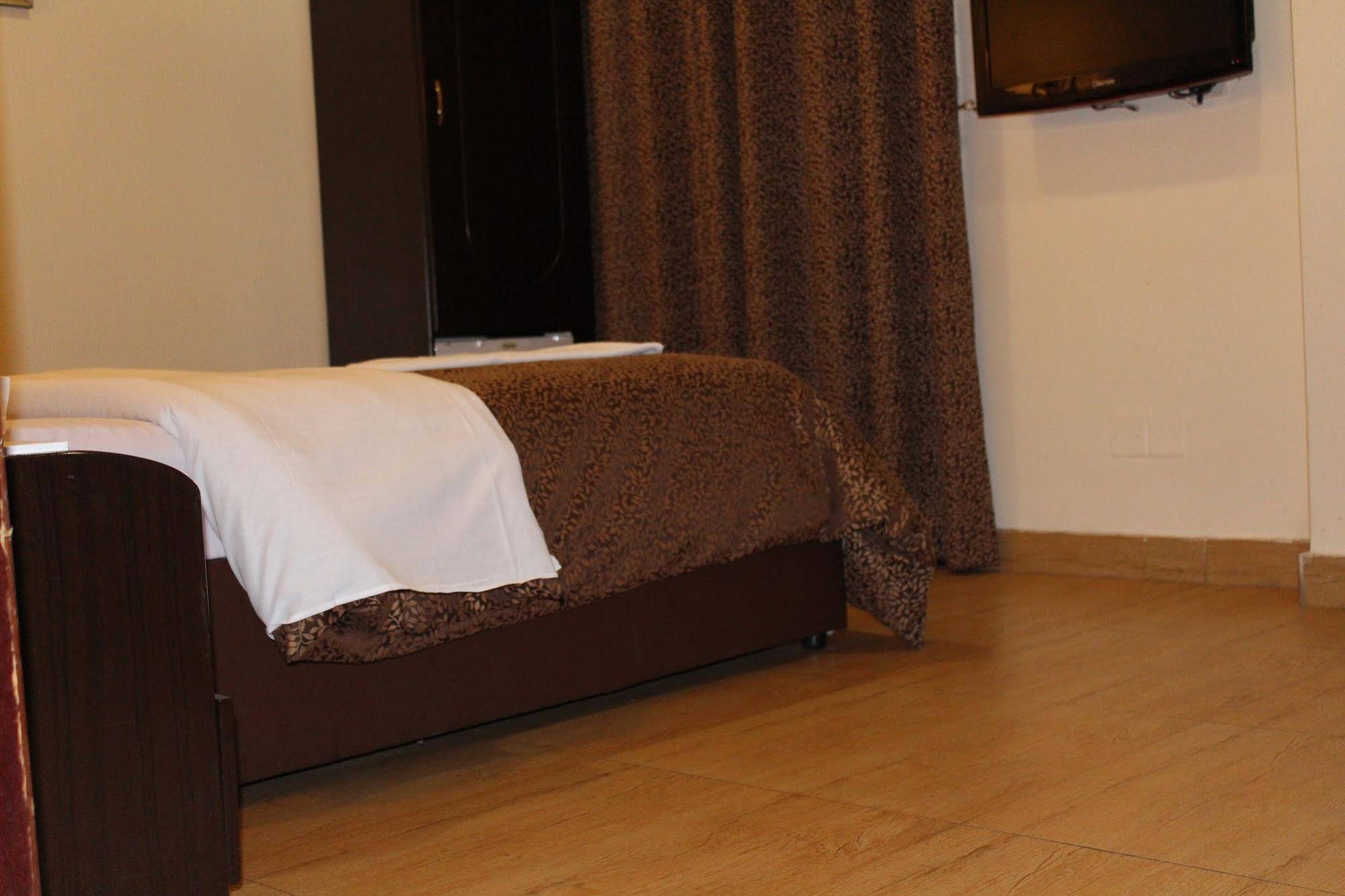 Grand Sina Hotel
