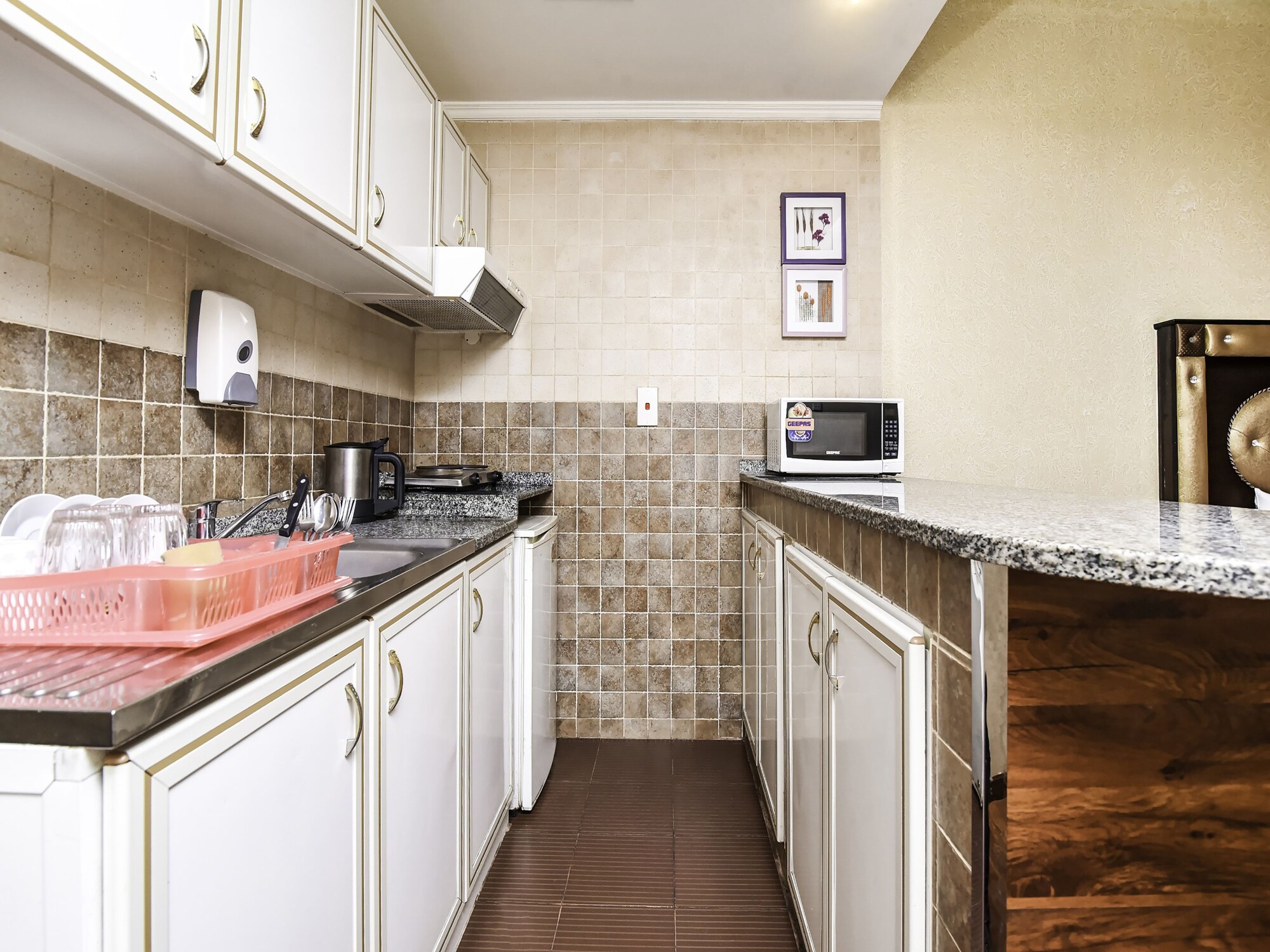 Hafez Hotel Apartments
