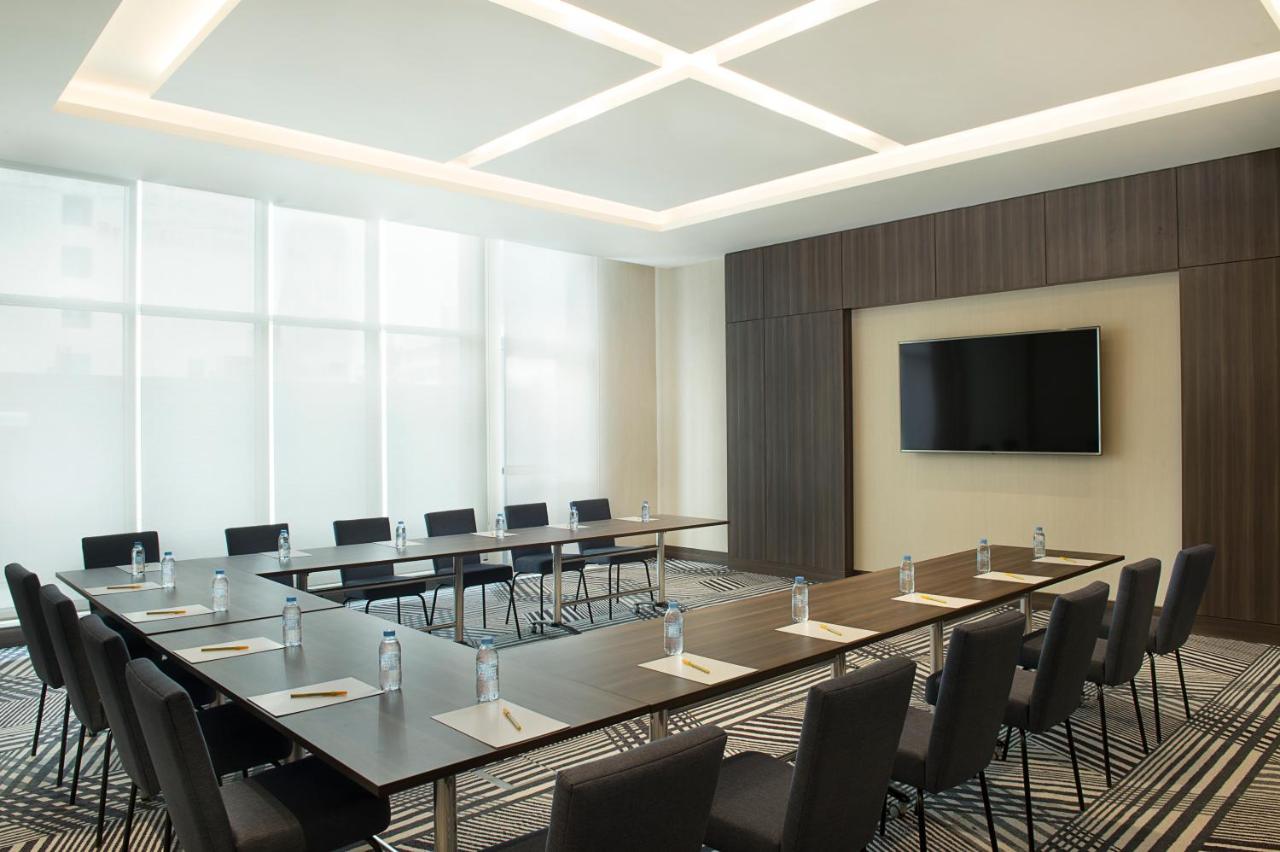 Hampton by Hilton Dubai Airport