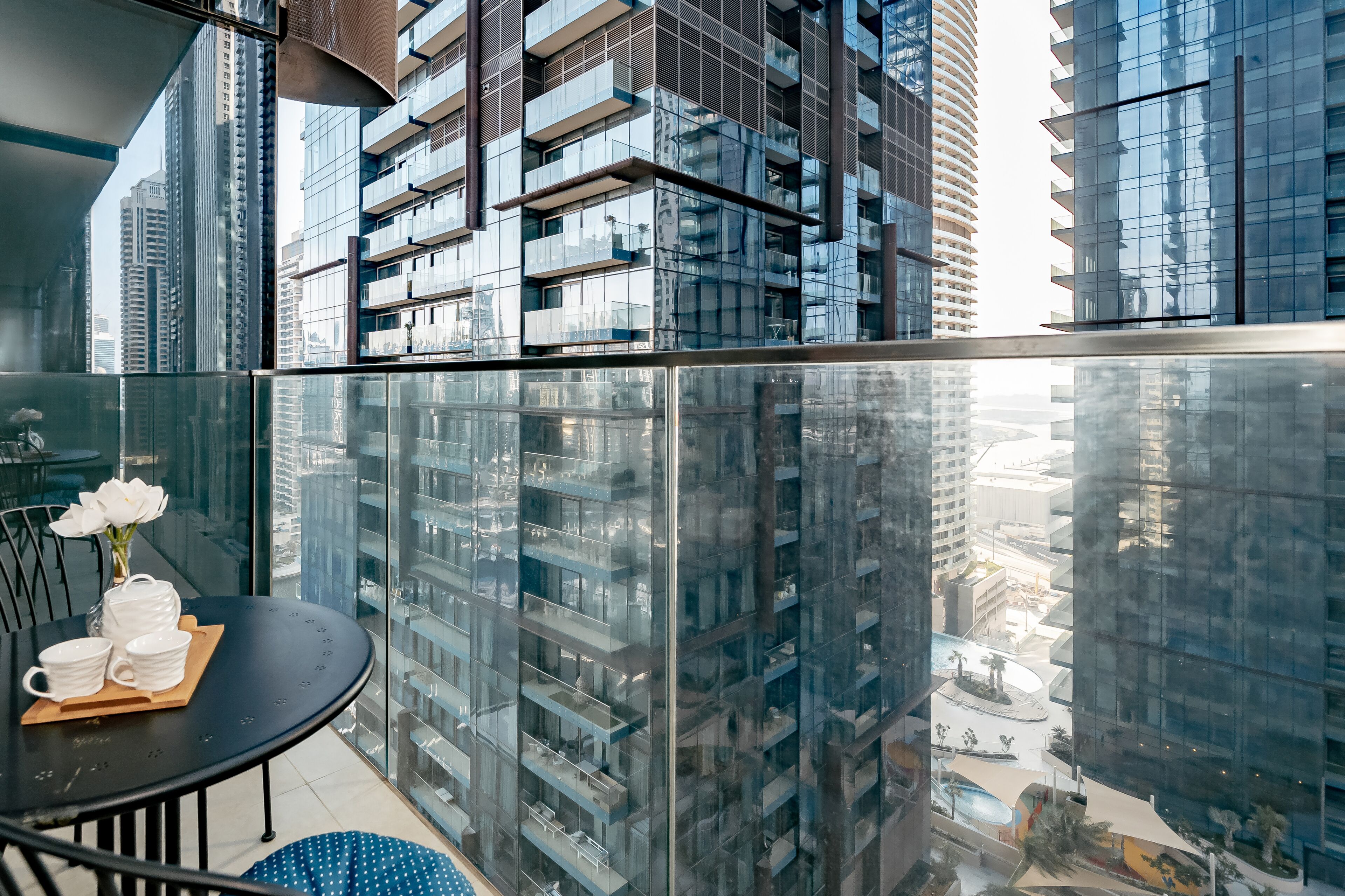 HiGuests - Marina Gate Jumeirah Living