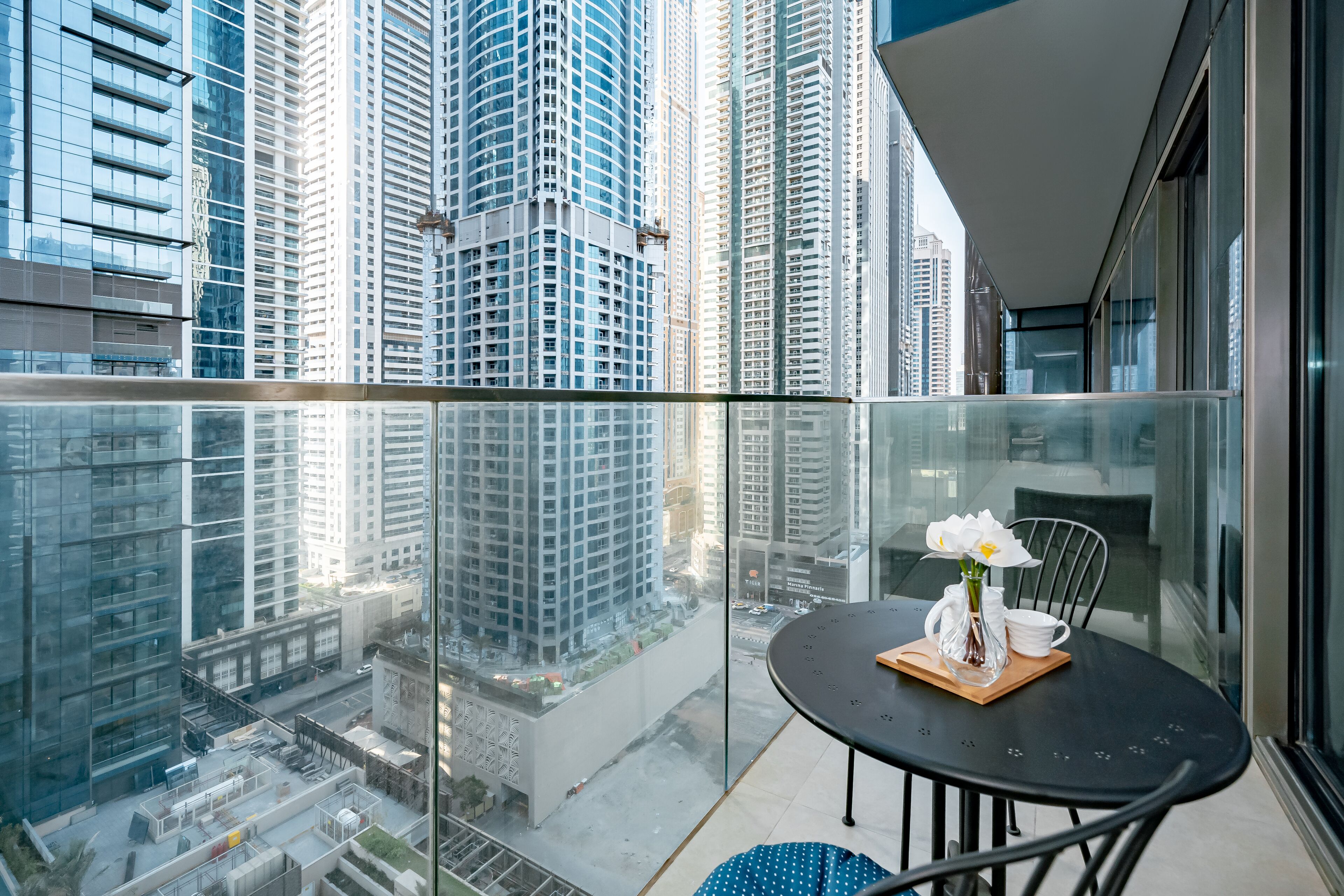 HiGuests - Marina Gate Jumeirah Living