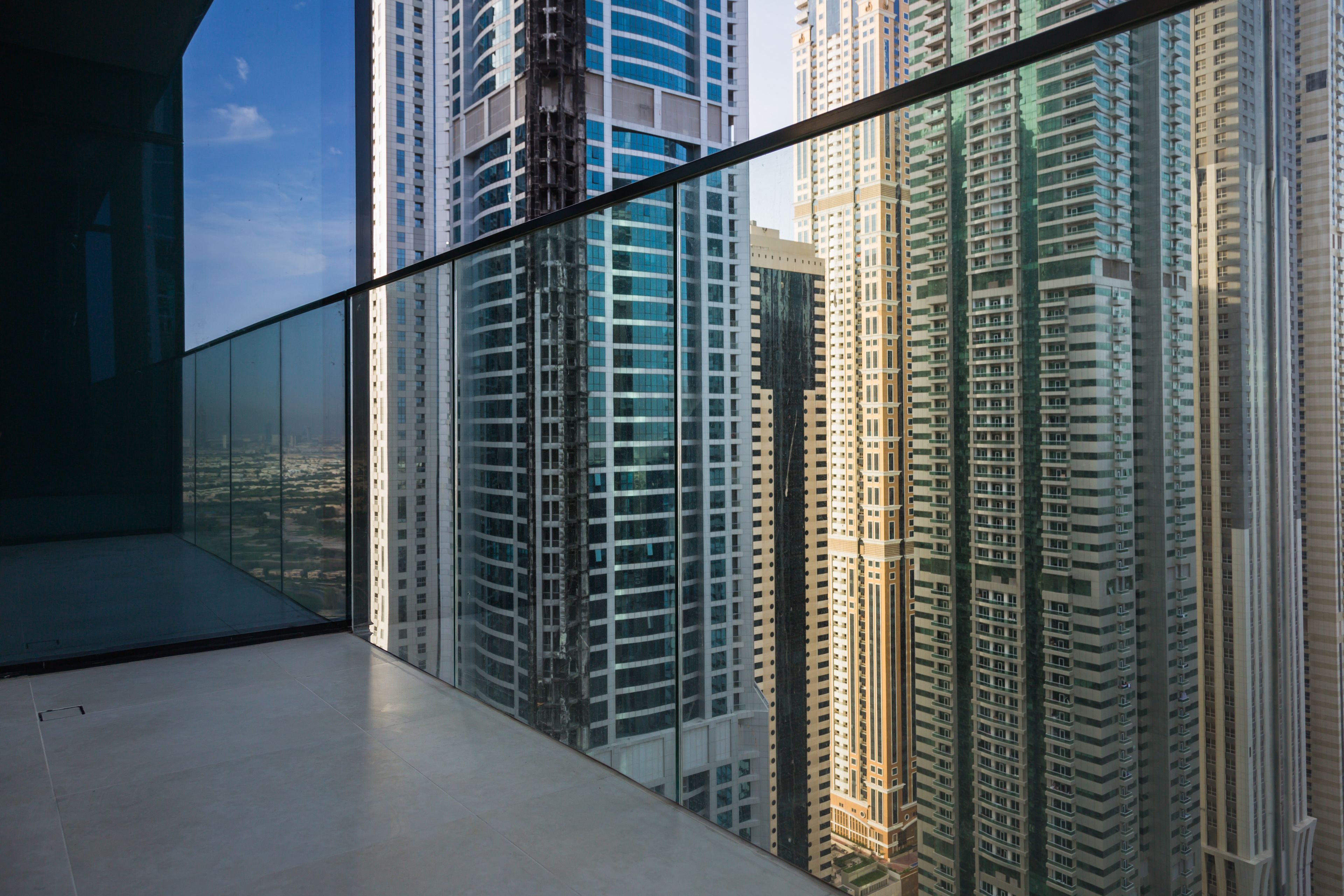HiGuests - Marina Gate Jumeirah Living