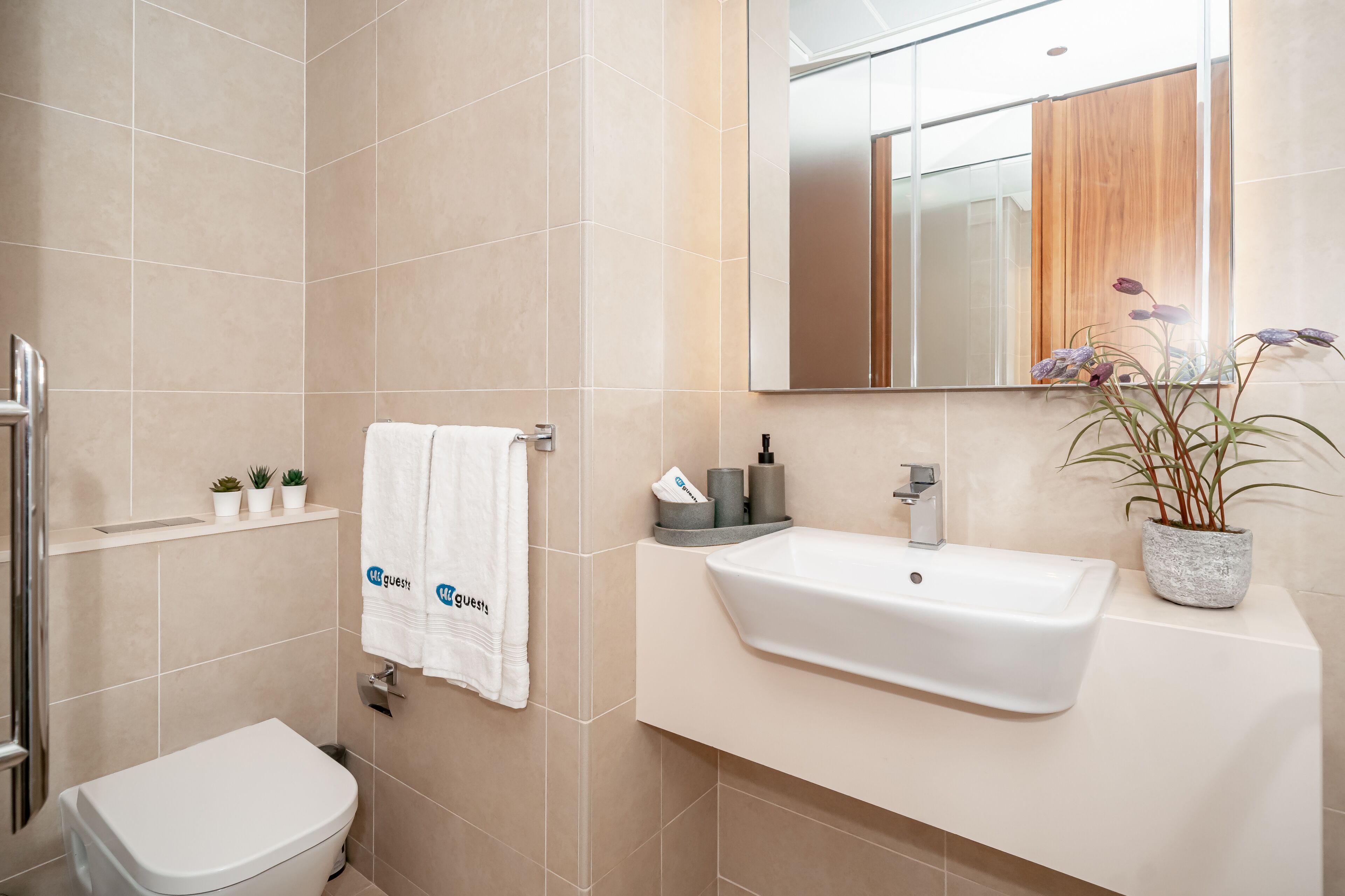 HiGuests - Marina Gate Jumeirah Living
