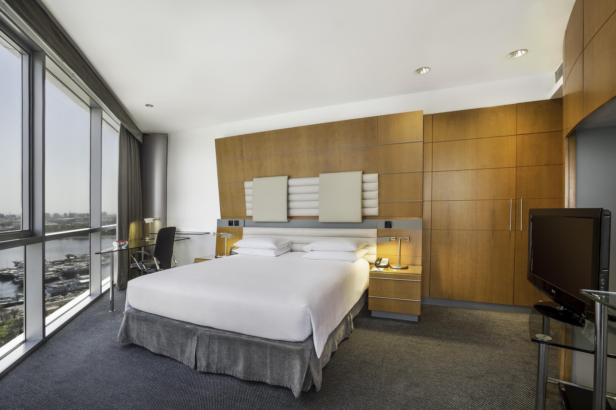 Golden Sands Hotel Creek
