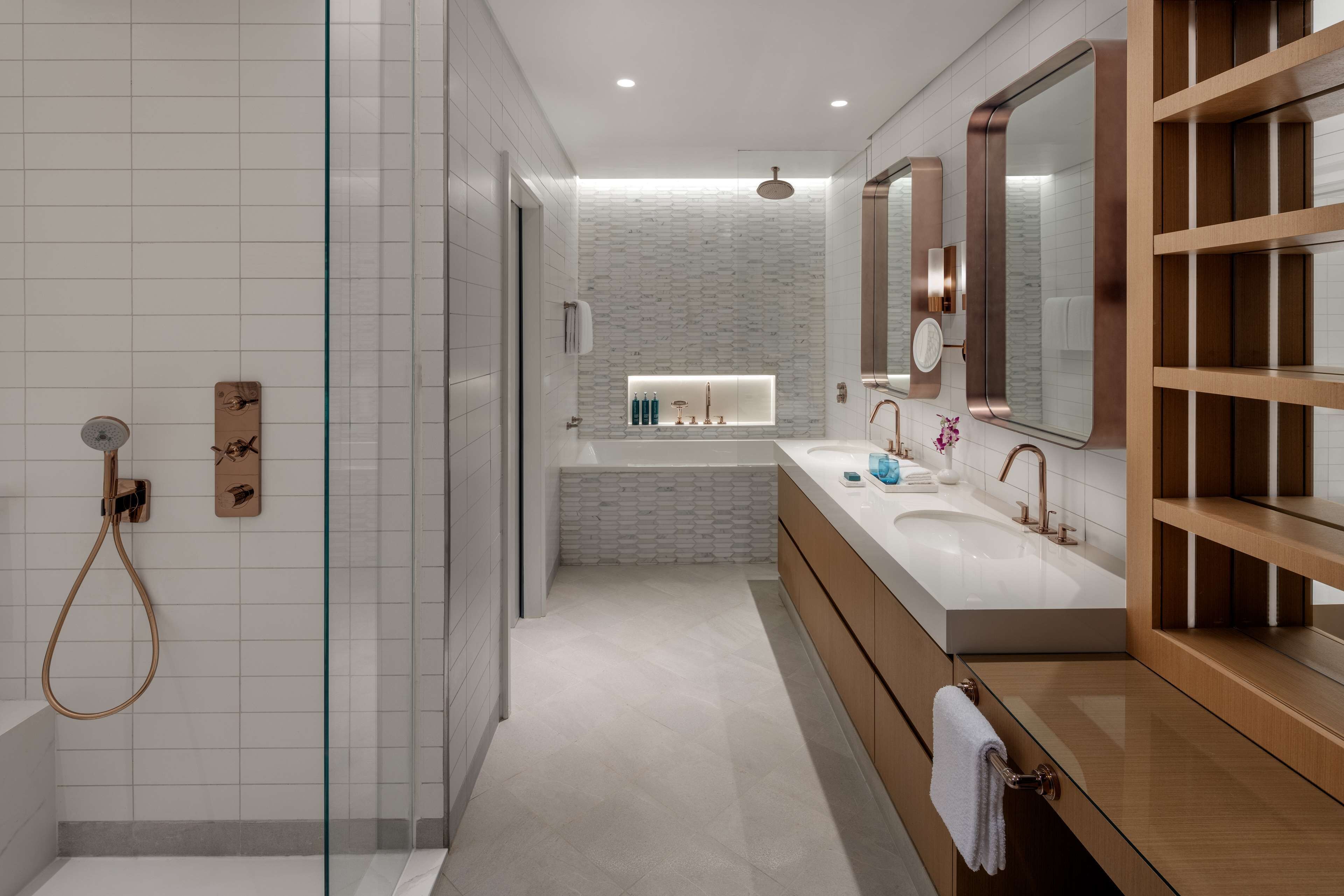 Hilton Dubai Creek Residences