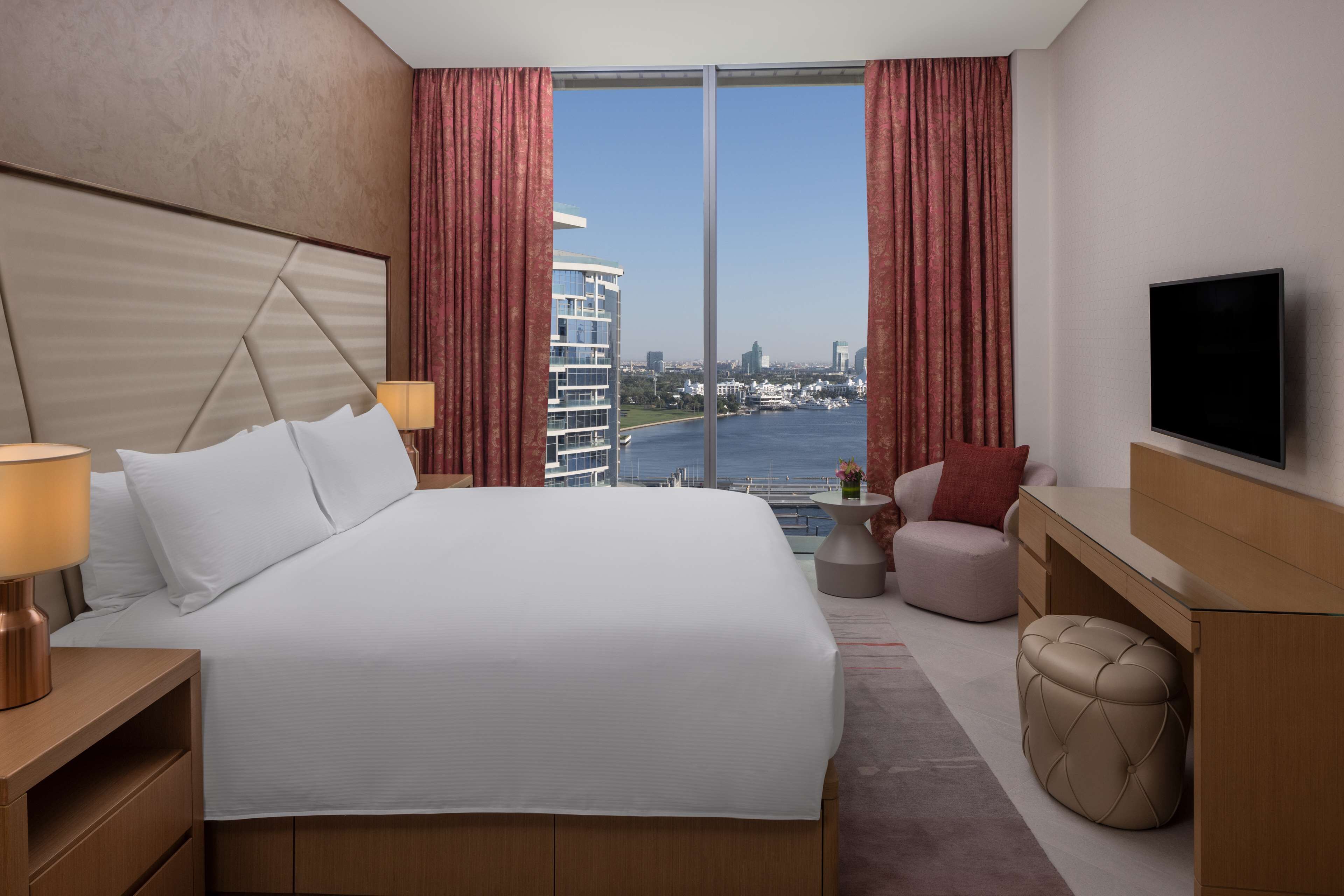 Hilton Dubai Creek Residences