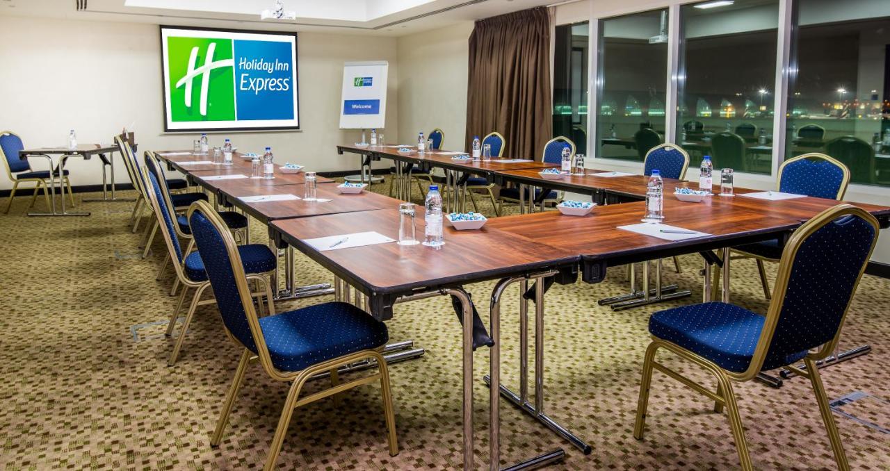 Holiday Inn Express Dubai Airport