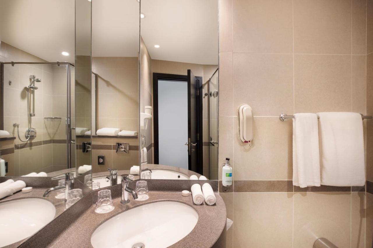 Holiday Inn Express Dubai - Jumeirah