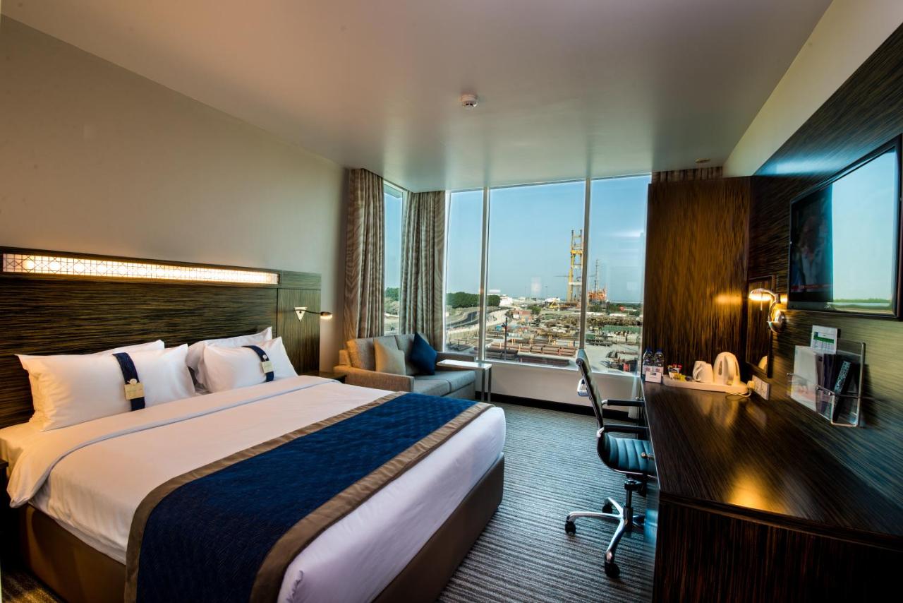 Holiday Inn Express Dubai - Jumeirah