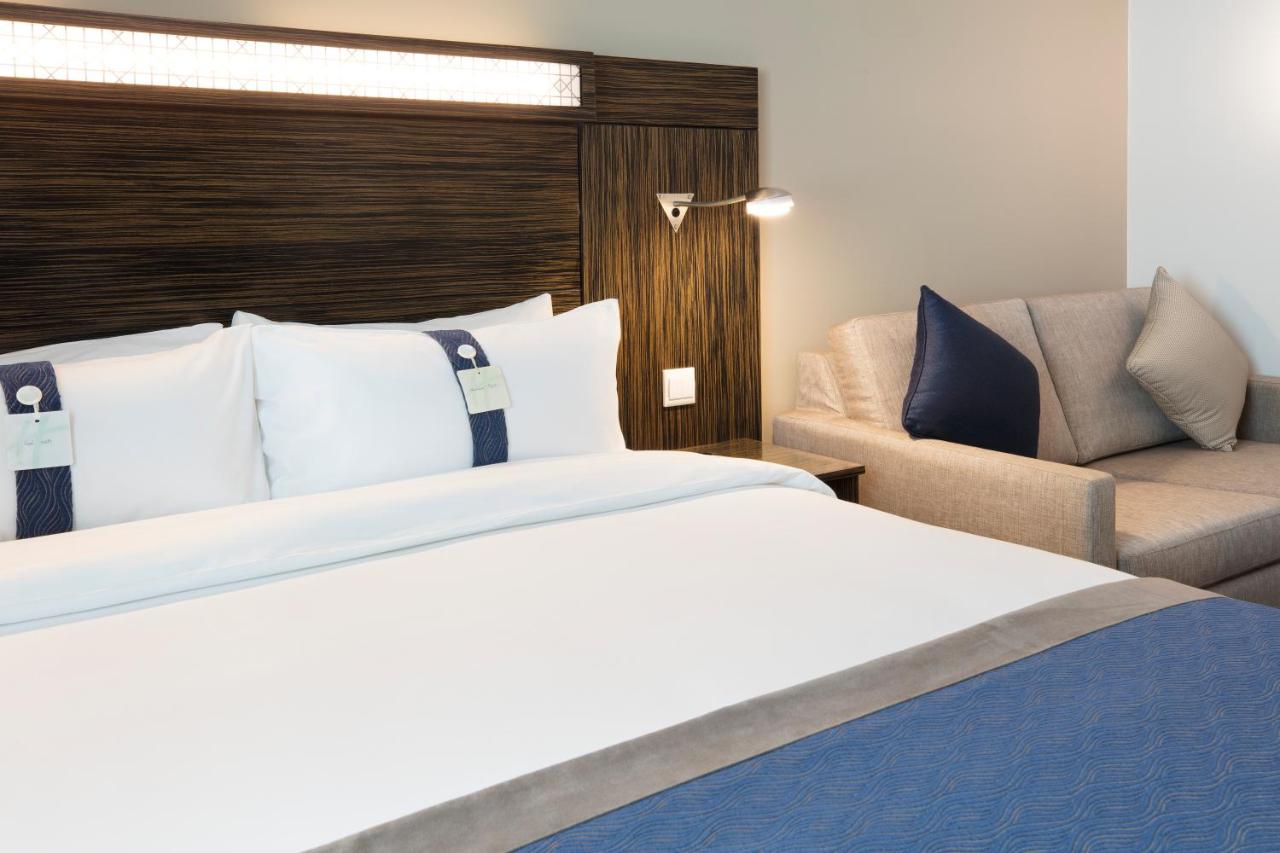 Holiday Inn Express Dubai - Jumeirah