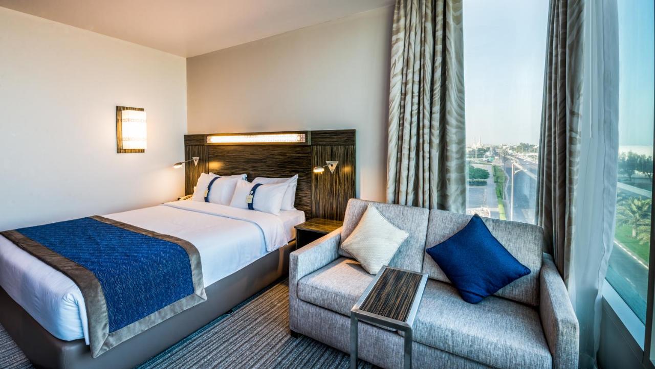 Holiday Inn Express Dubai - Jumeirah