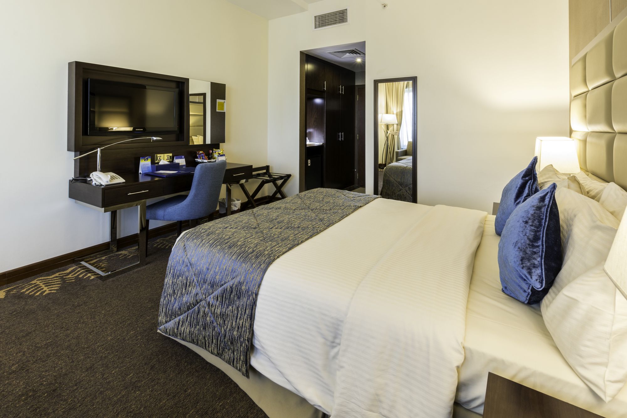 Howard Johnson by Wyndham Bur Dubai