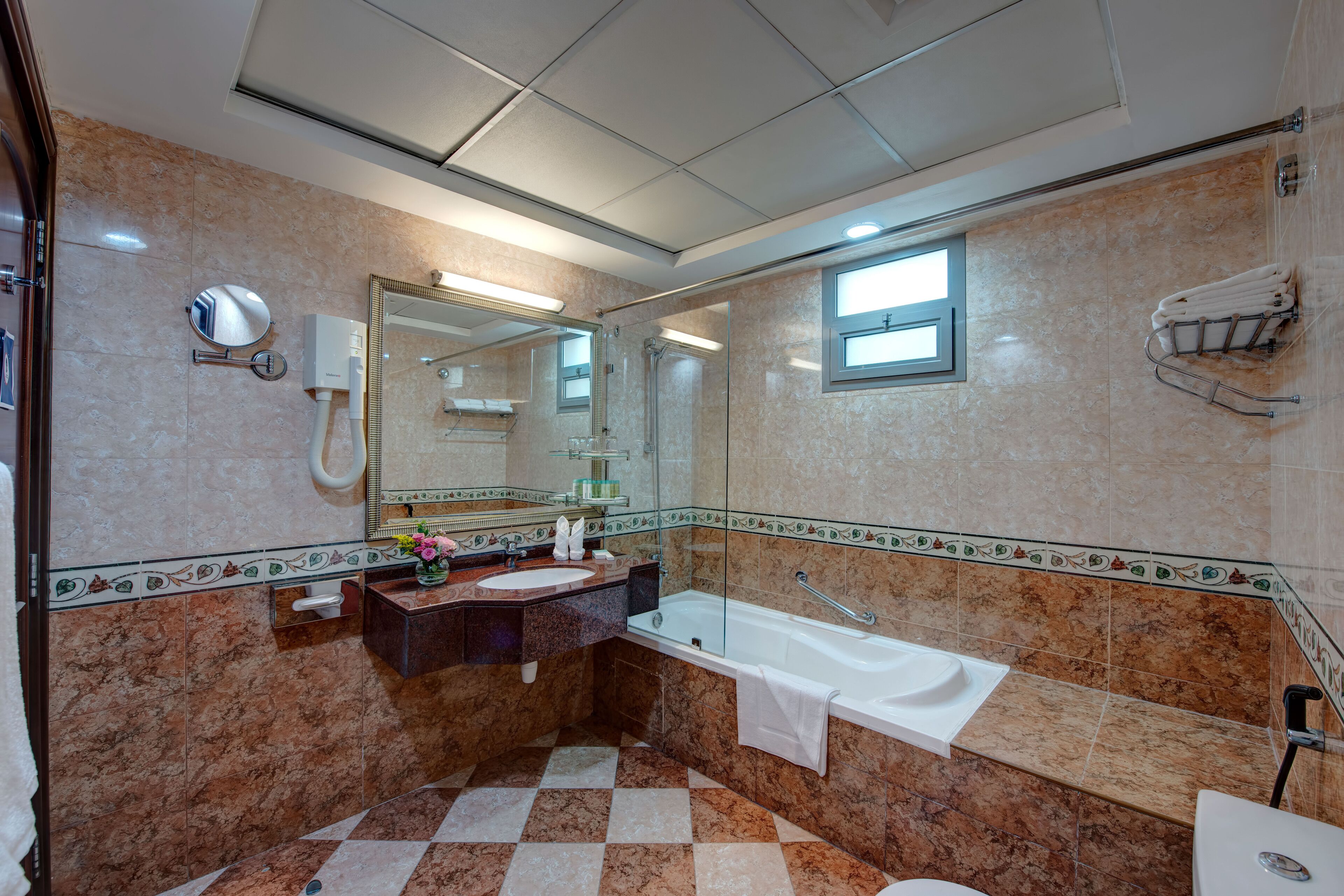 Howard Johnson Plaza by Wyndham Dubai Deira