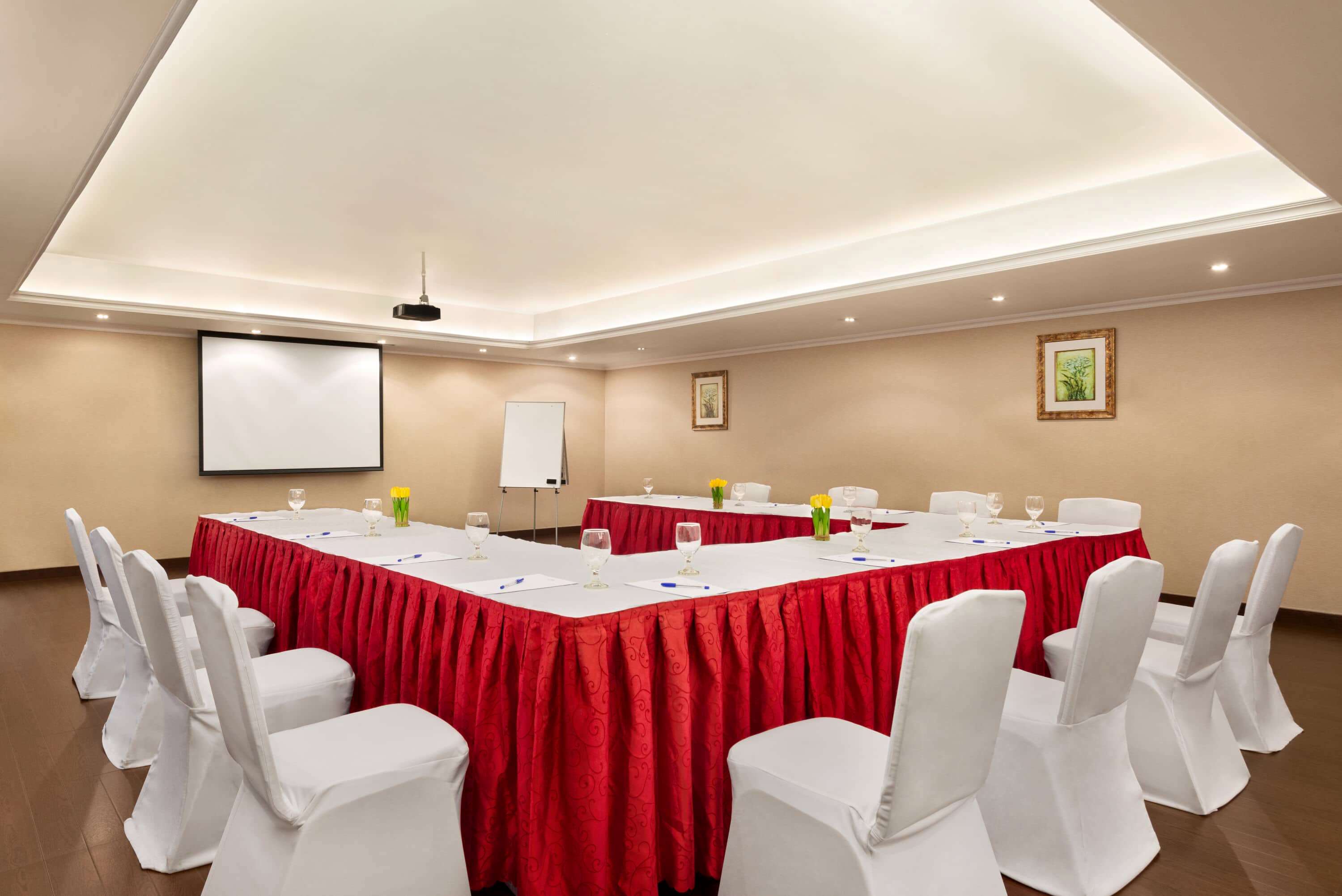 Howard Johnson Plaza by Wyndham Dubai Deira