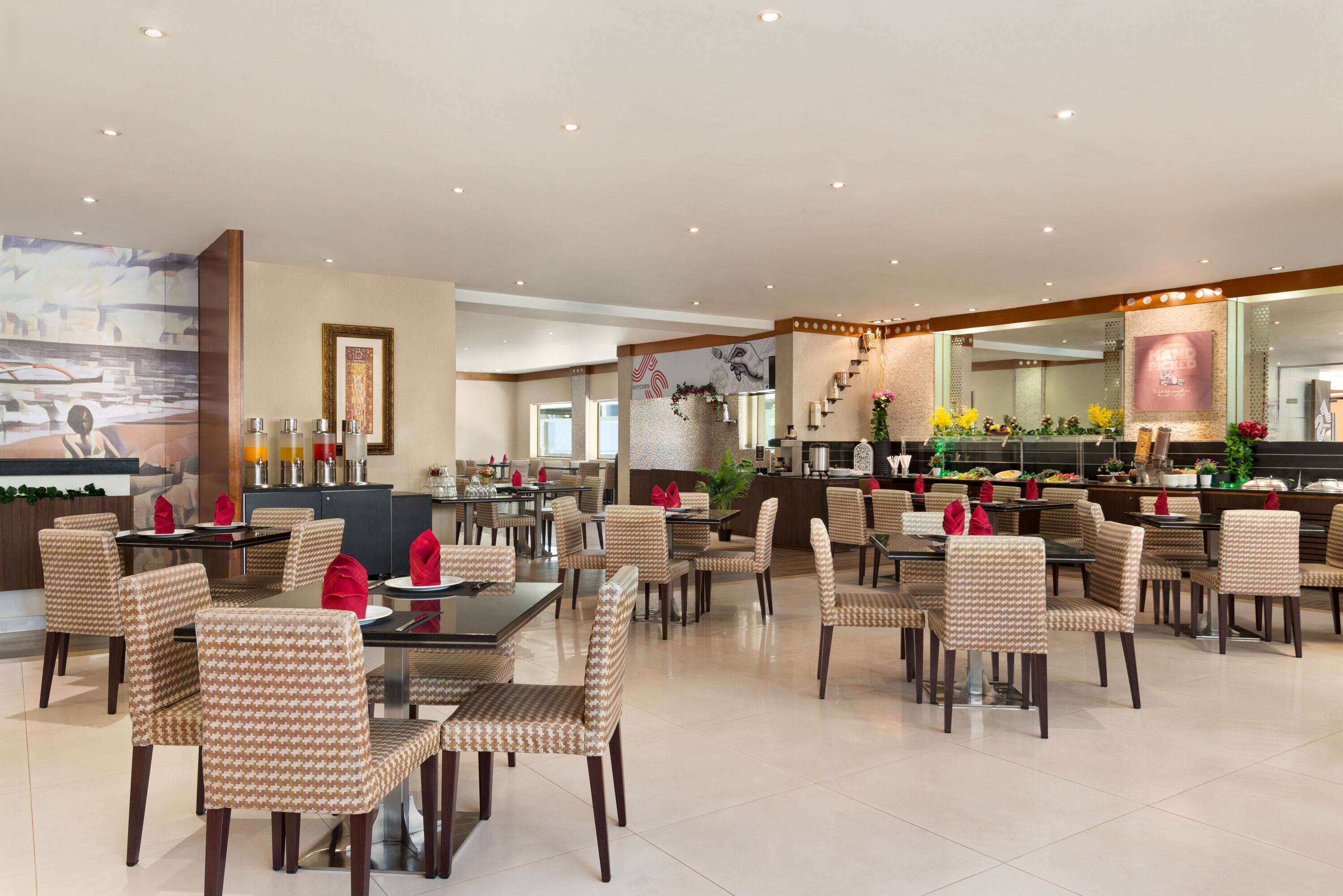 Howard Johnson Plaza by Wyndham Dubai Deira