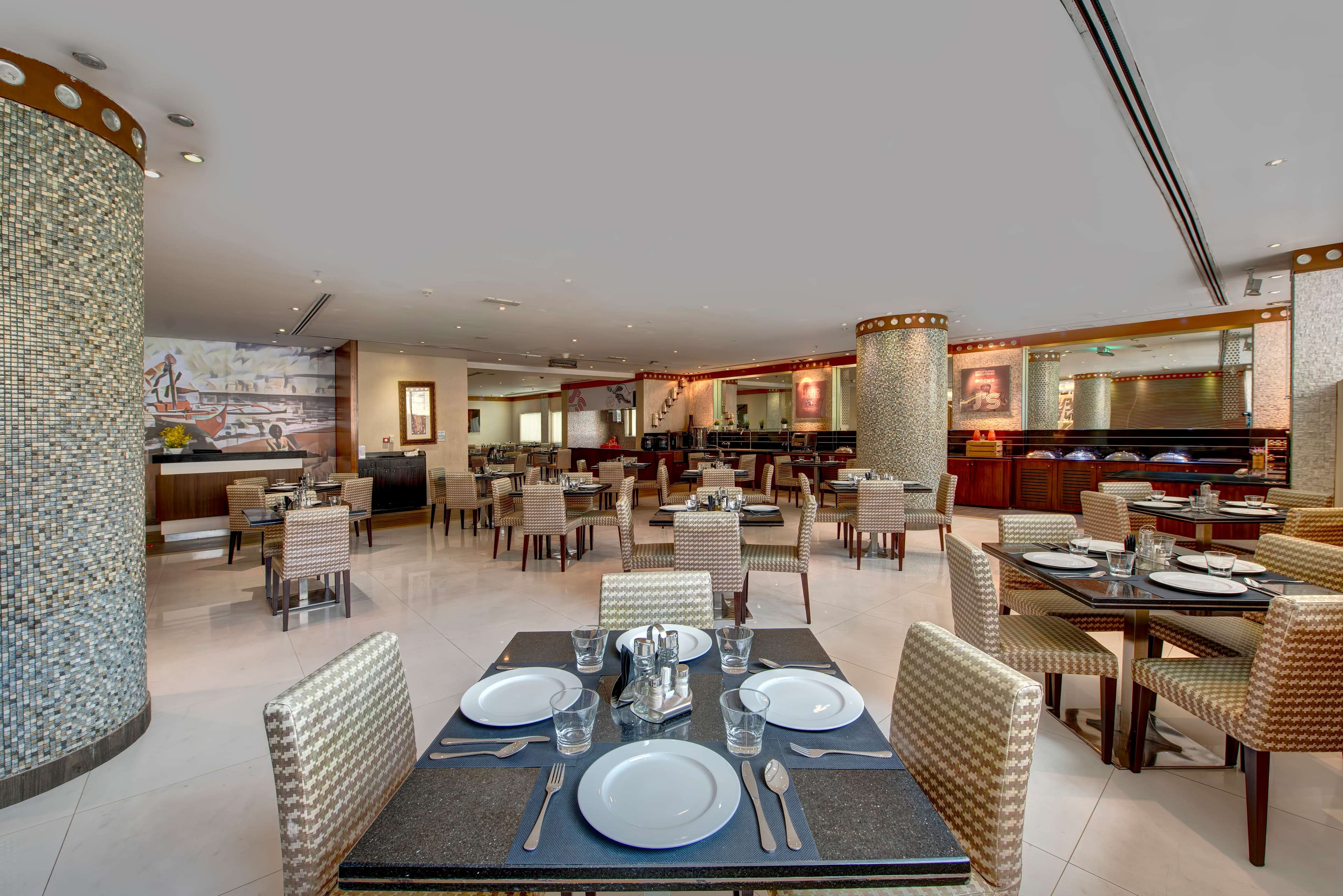 Howard Johnson Plaza by Wyndham Dubai Deira