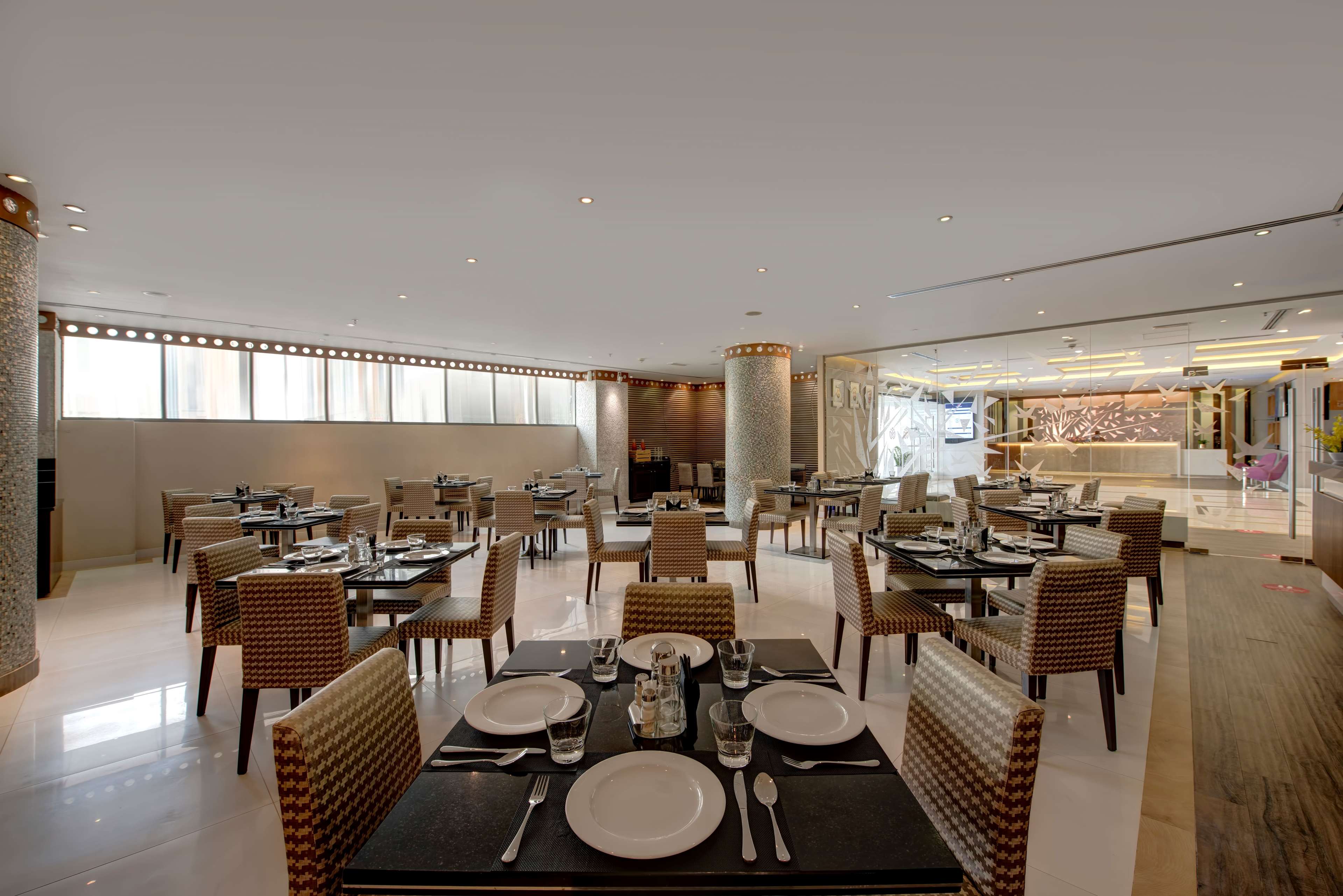 Howard Johnson Plaza by Wyndham Dubai Deira
