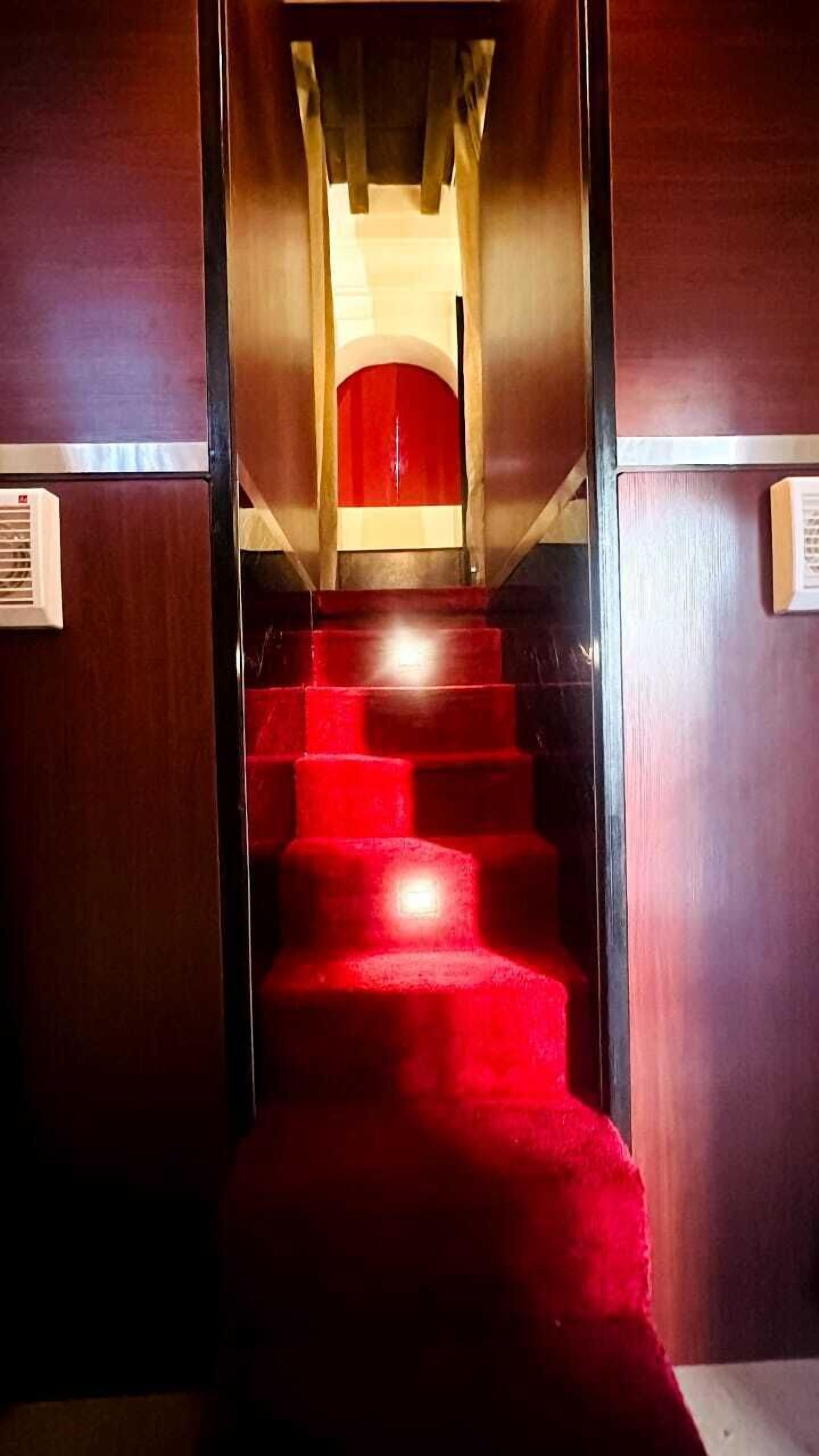 Hyba Pod Hostel & Hotel