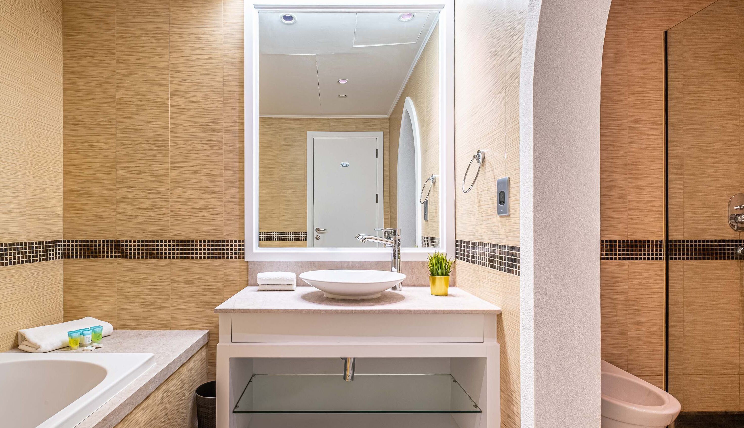 IBN Residence 2 by LUX Holiday Home
