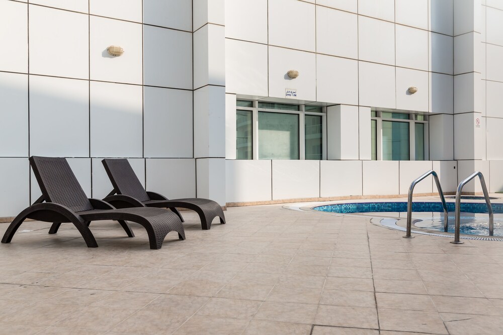 Lake City Tower by HiGuests Vacation Homes