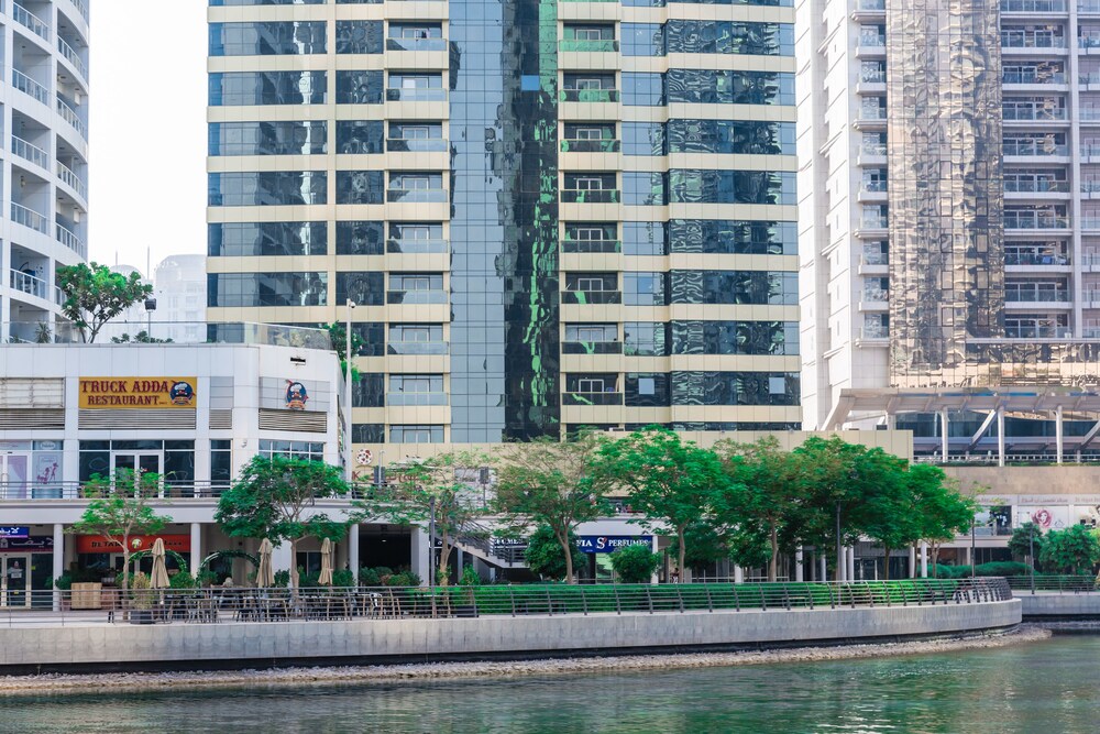 Lake City Tower by HiGuests Vacation Homes
