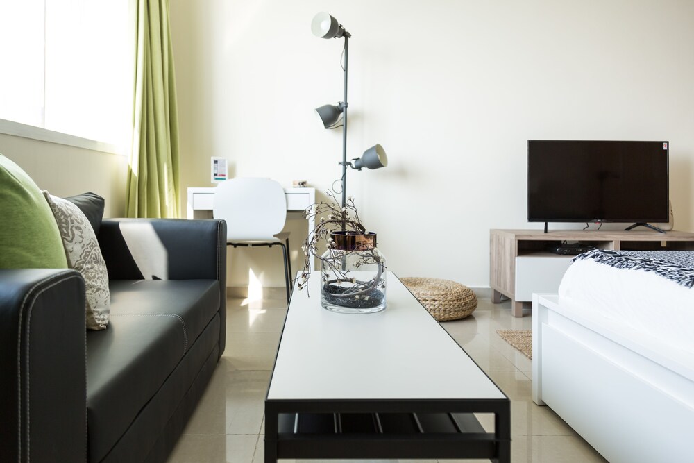 Lake City Tower by HiGuests Vacation Homes