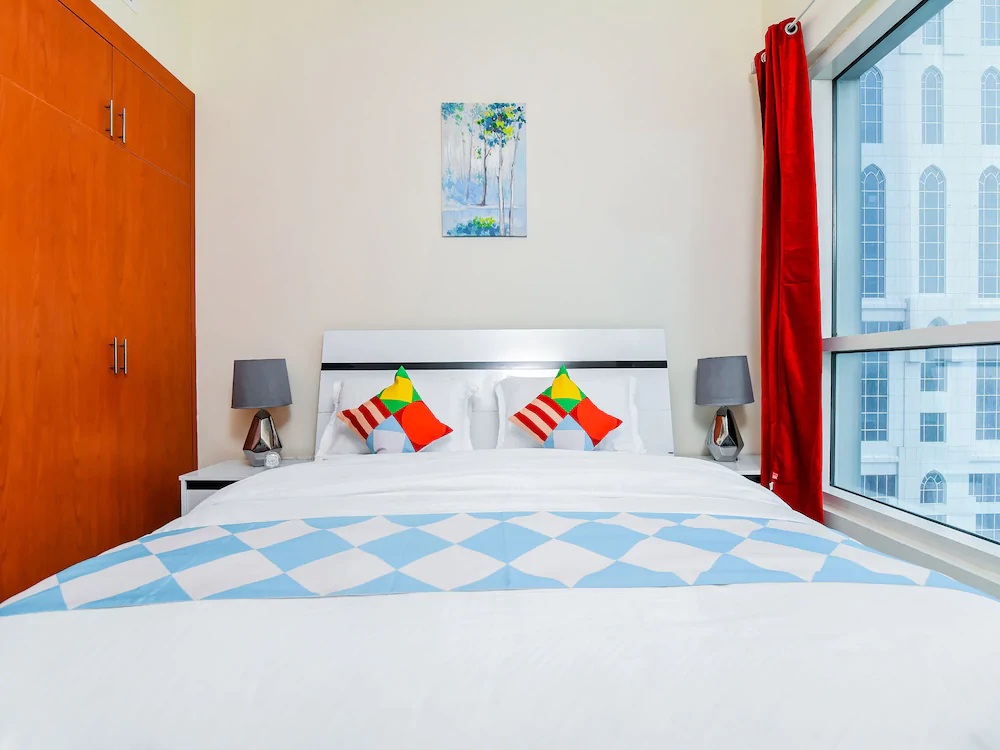Lake Point Tower by OYO Rooms