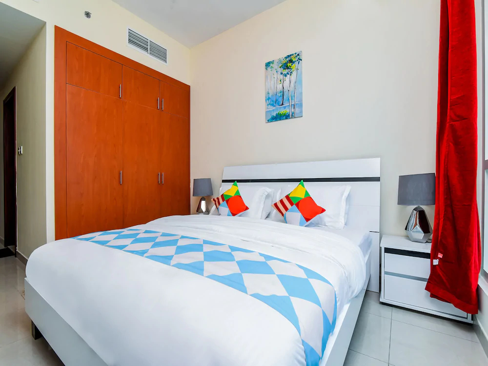 Lake Point Tower by OYO Rooms