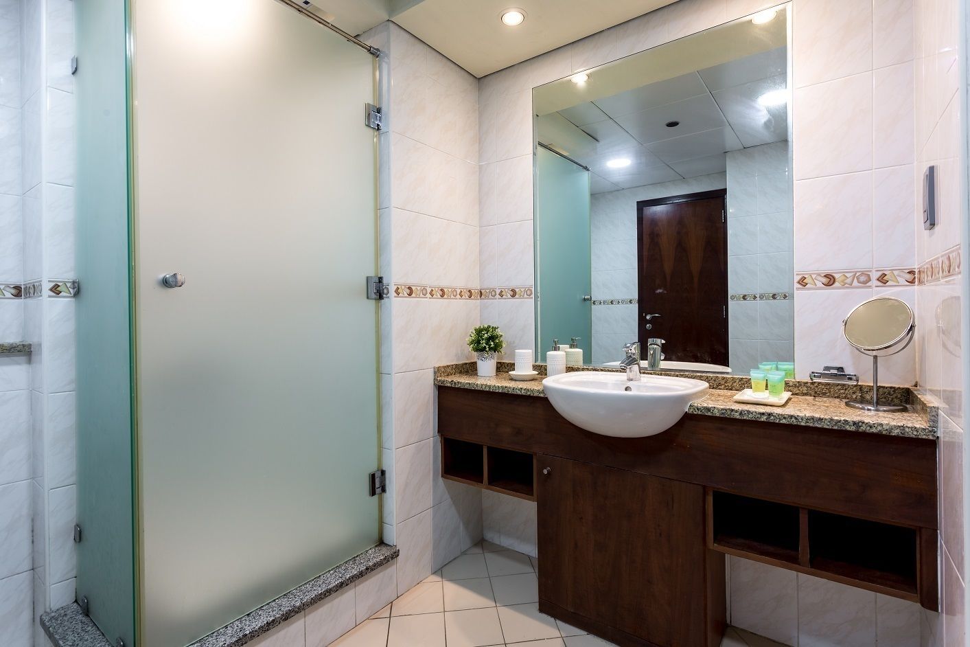 Lake View Tower by HiGuests Vacation Homes