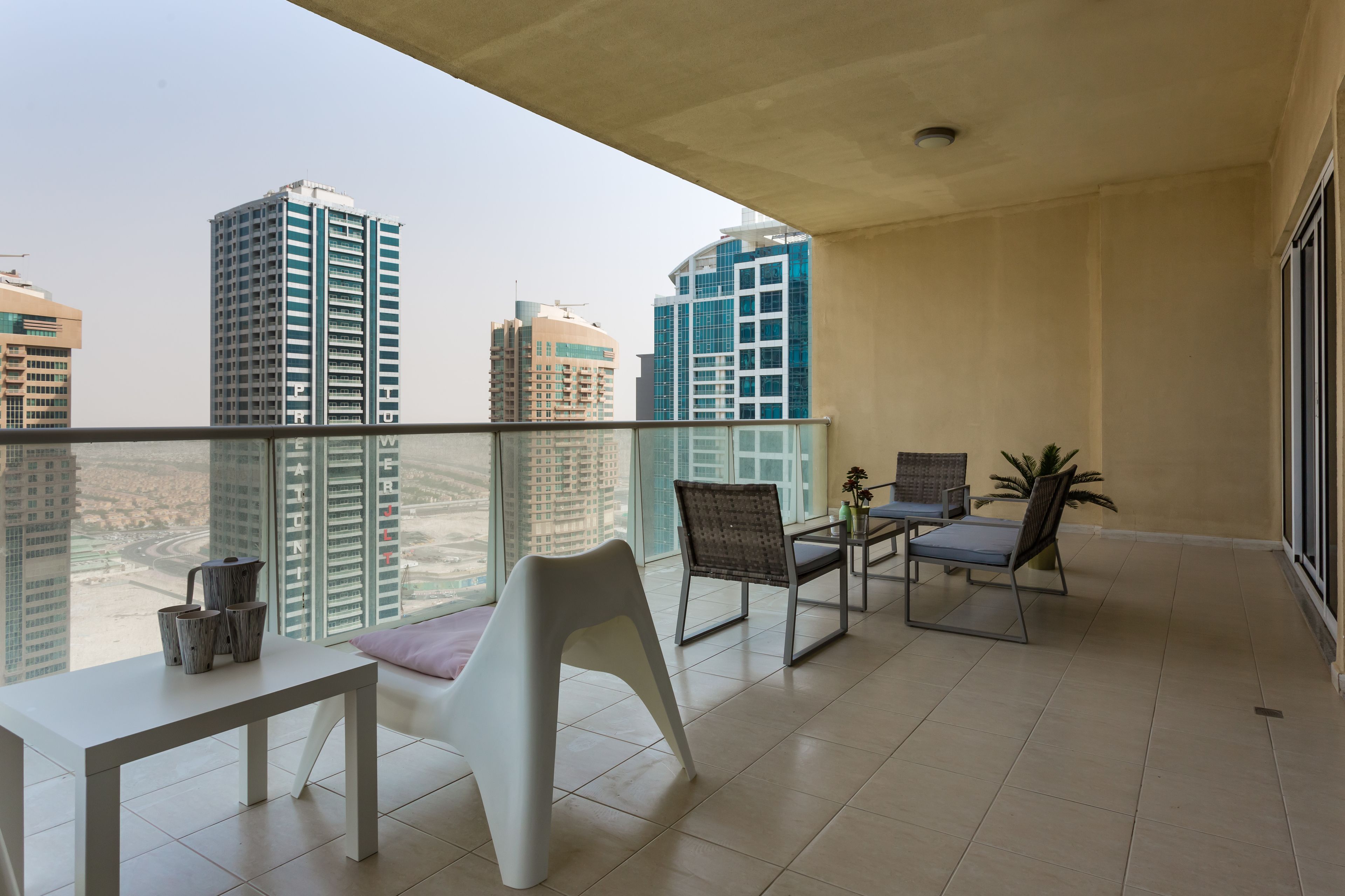 Lake View Tower by HiGuests Vacation Homes
