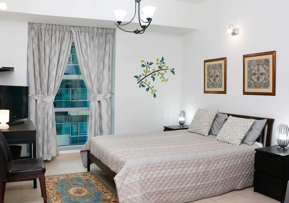 La Riviera Raine & Horne Holiday Homes