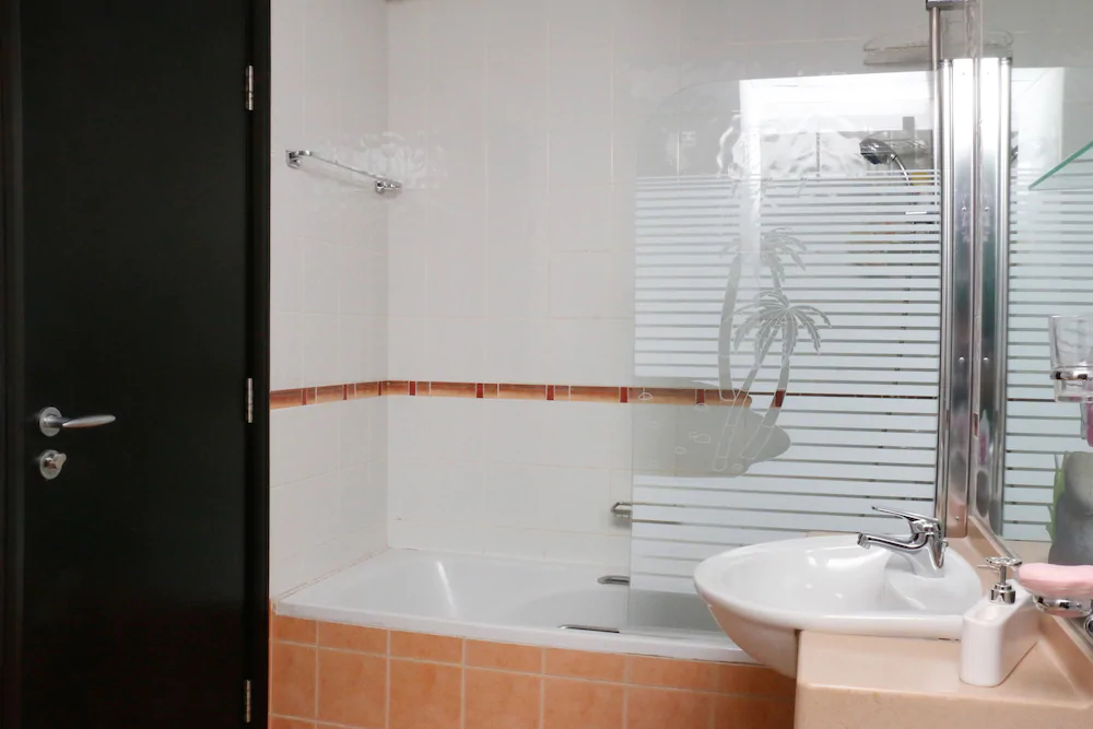 La Riviera Raine & Horne Holiday Homes