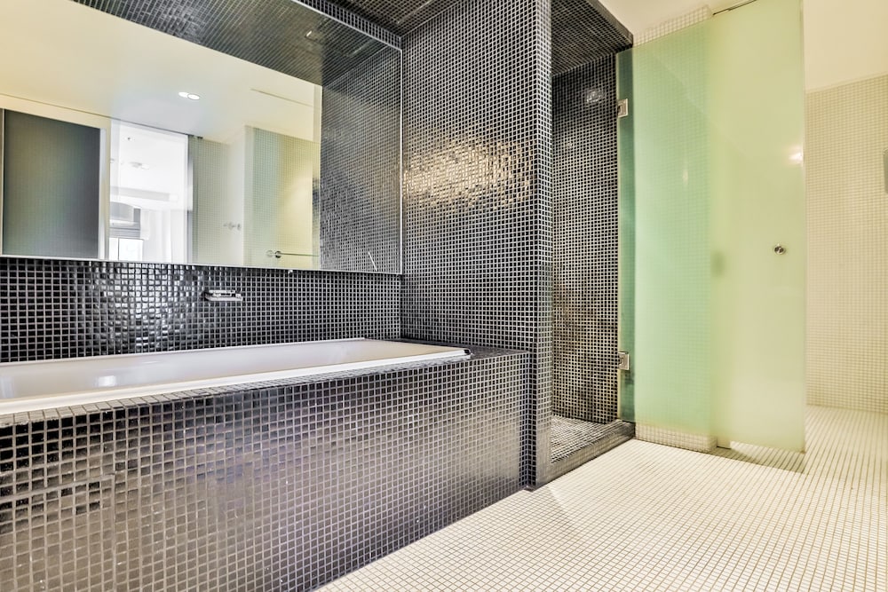 Limestone House by Driven Holiday Homes