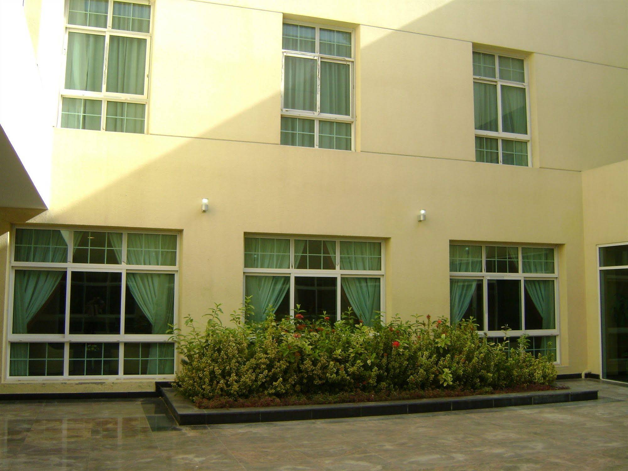 London Suites Hotel