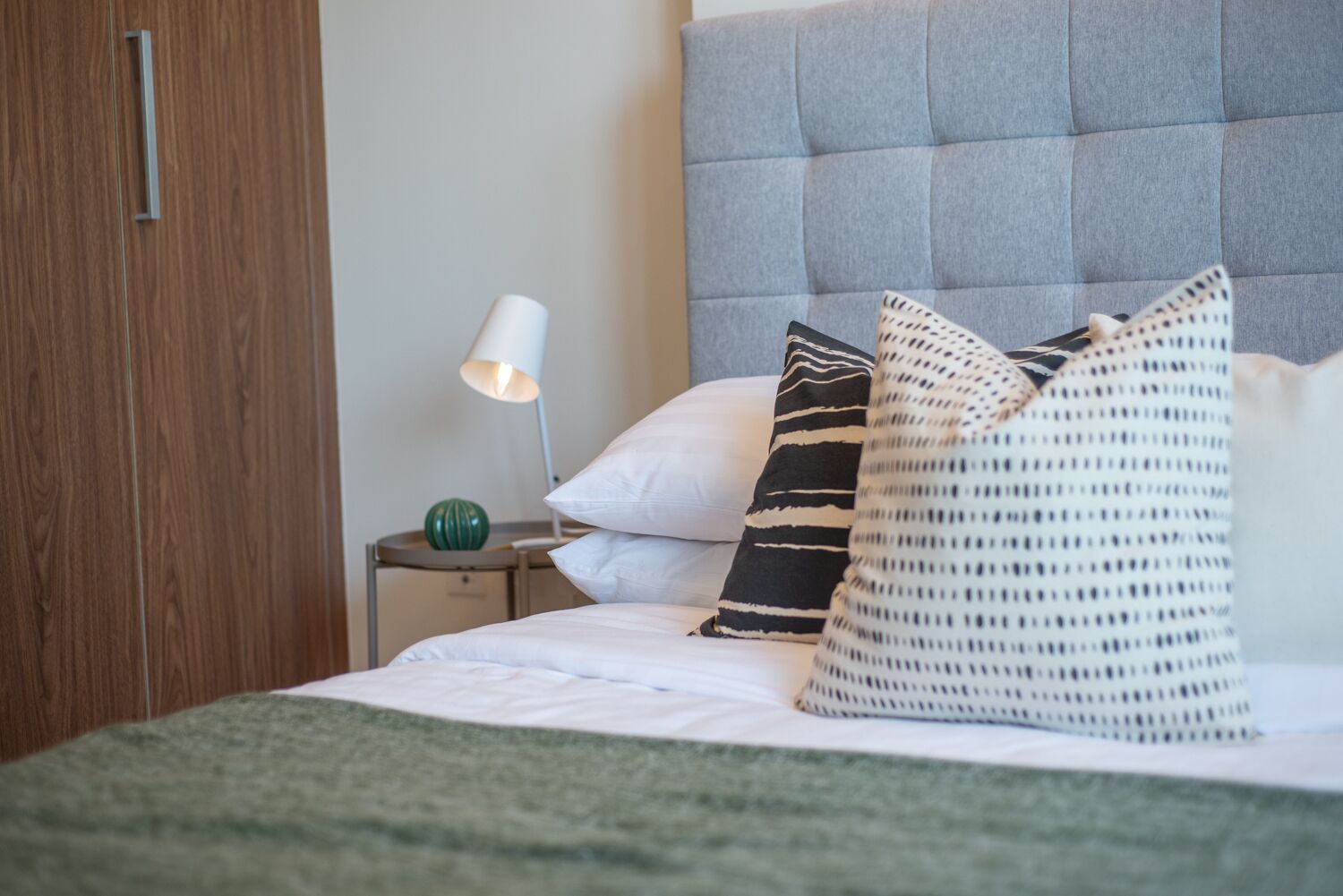 Luxe Apartments near Dubai Mall, Burj Khalifa - Pool, Gym, & Parking by Sojo Stay