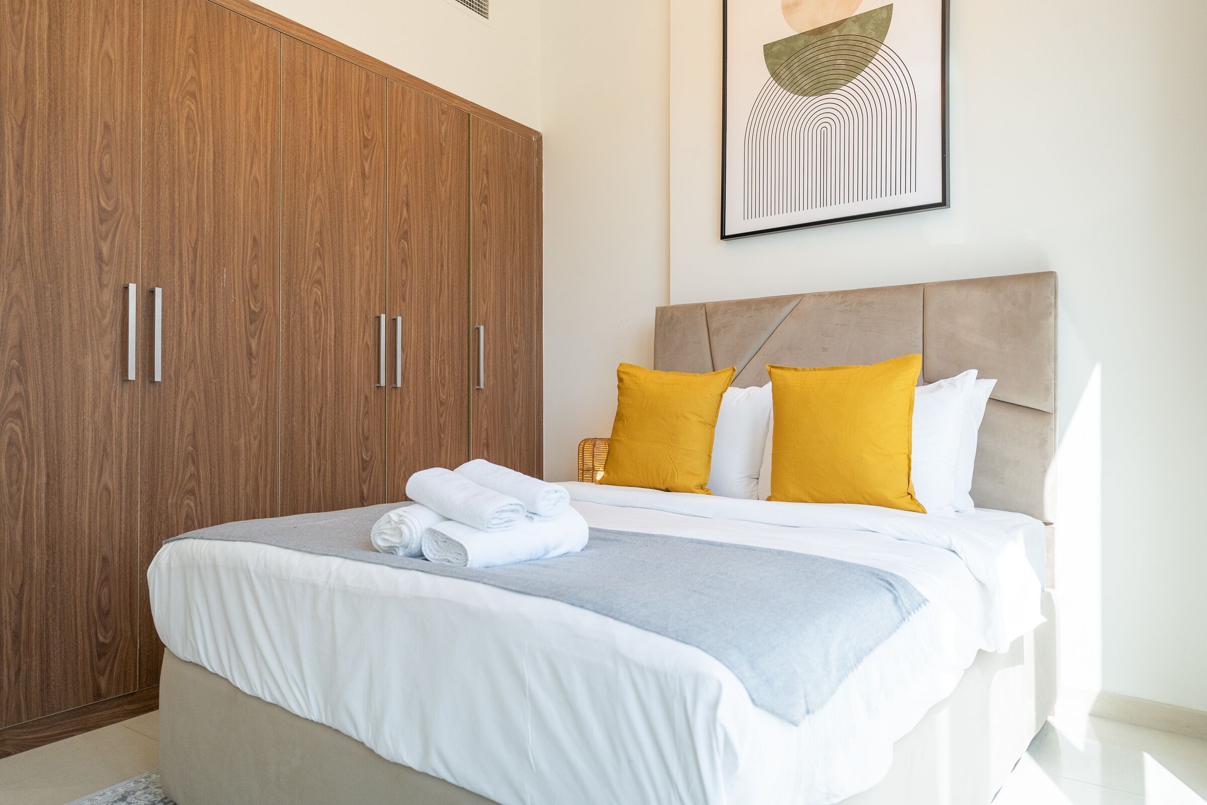 Luxe Apartments near Dubai Mall, Burj Khalifa - Pool, Gym, & Parking by Sojo Stay