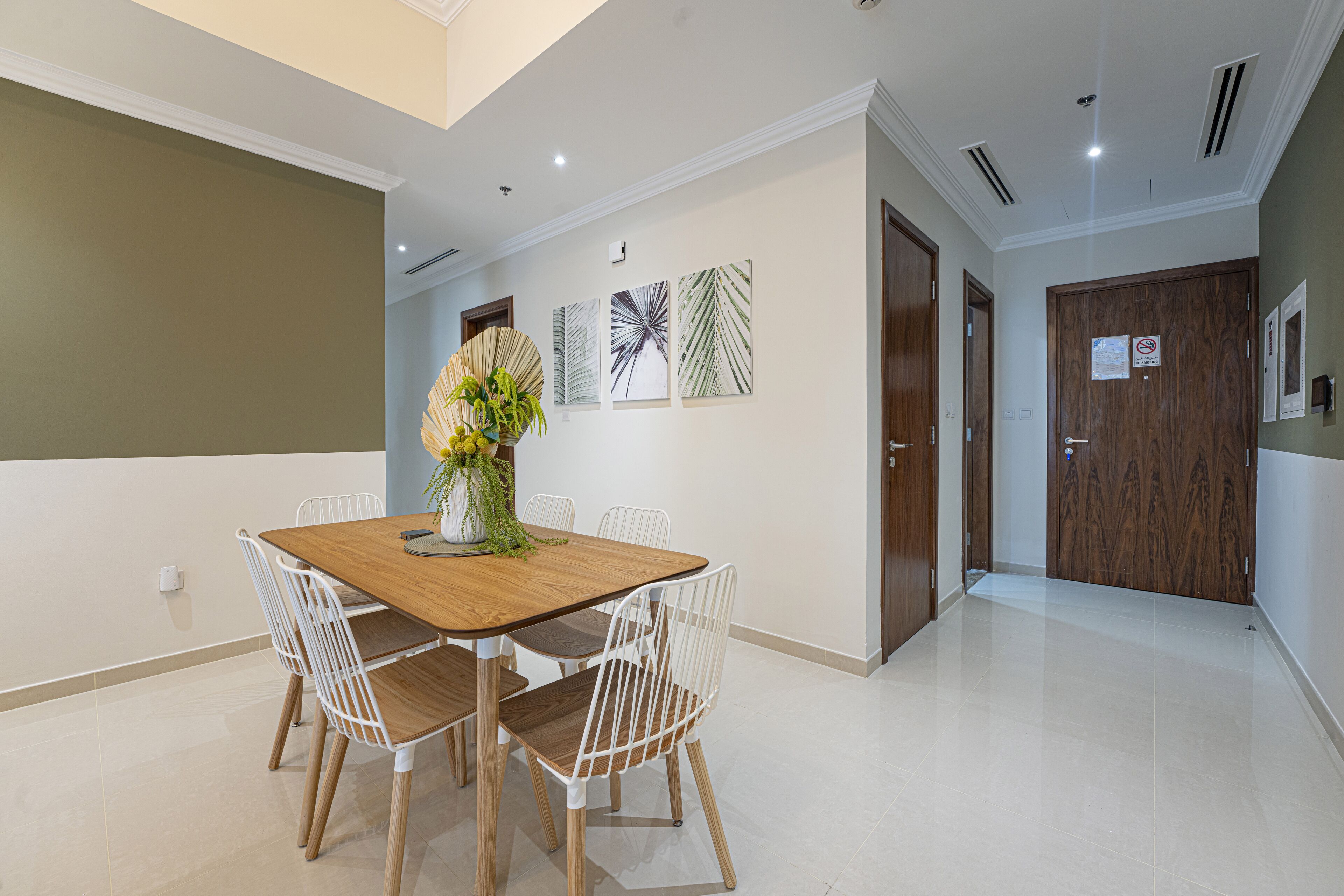 Luxe Apartments near Dubai Mall, Burj Khalifa - Pool, Gym, & Parking by Sojo Stay