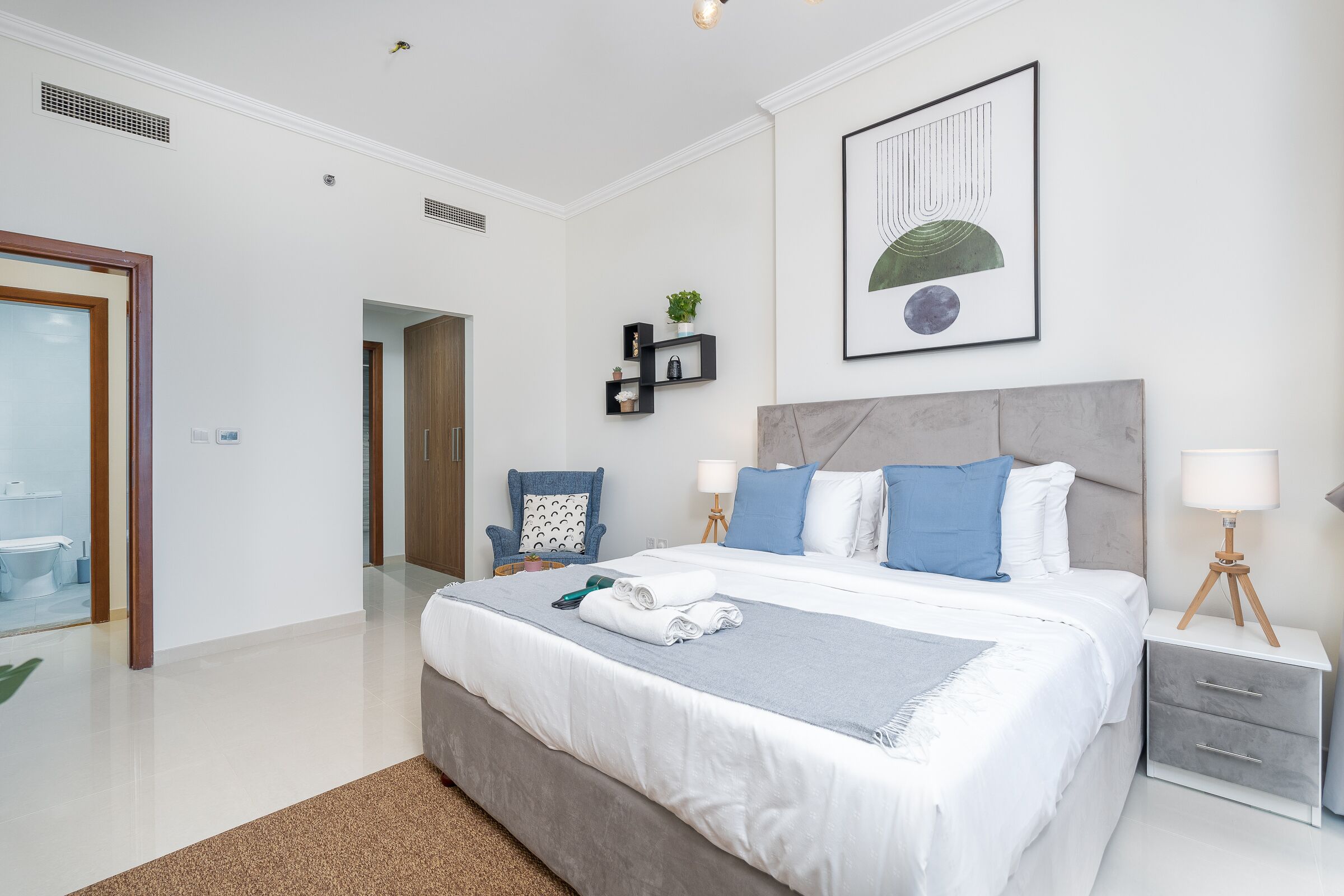 Luxe Apartments near Dubai Mall, Burj Khalifa - Pool, Gym, & Parking by Sojo Stay