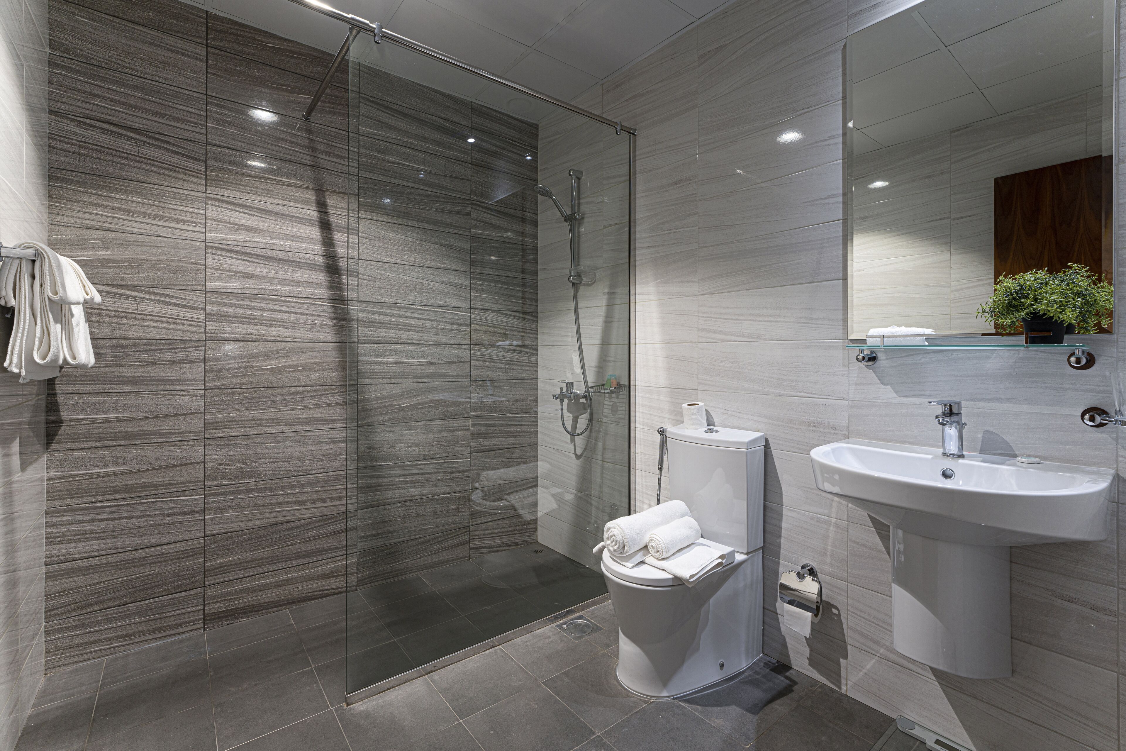 Luxe Apartments near Dubai Mall, Burj Khalifa - Pool, Gym, & Parking by Sojo Stay