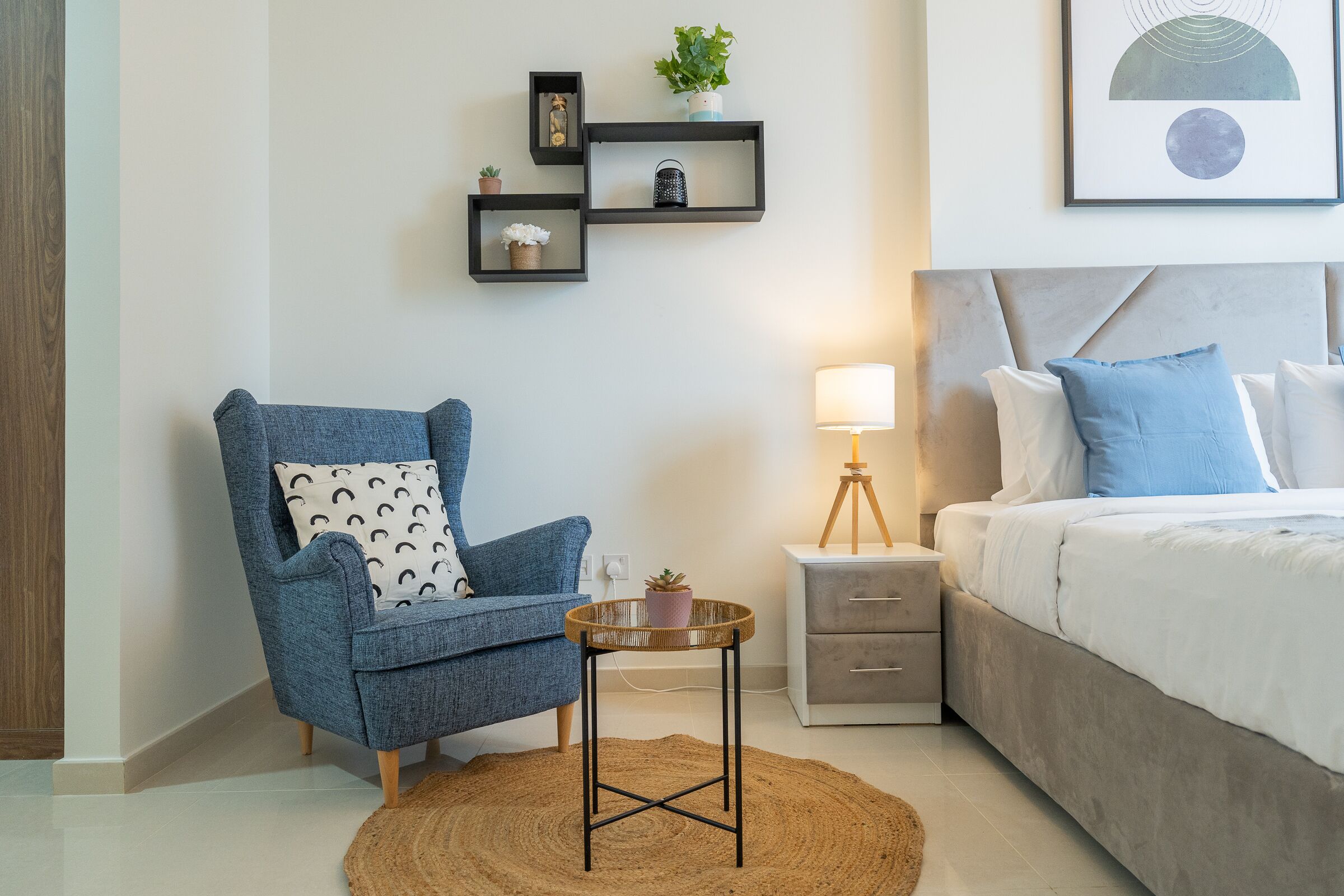 Luxe Apartments near Dubai Mall, Burj Khalifa - Pool, Gym, & Parking by Sojo Stay