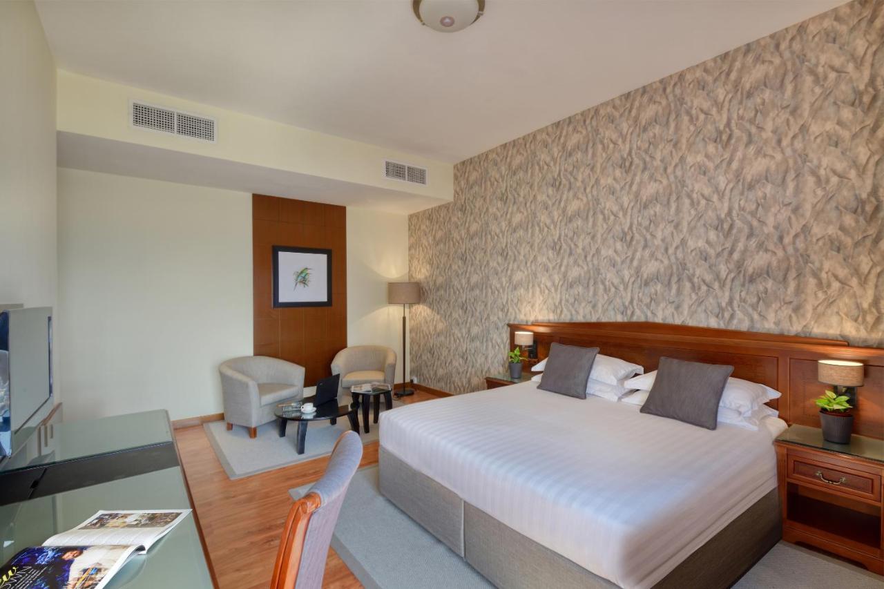 Majestic City Retreat Hotel