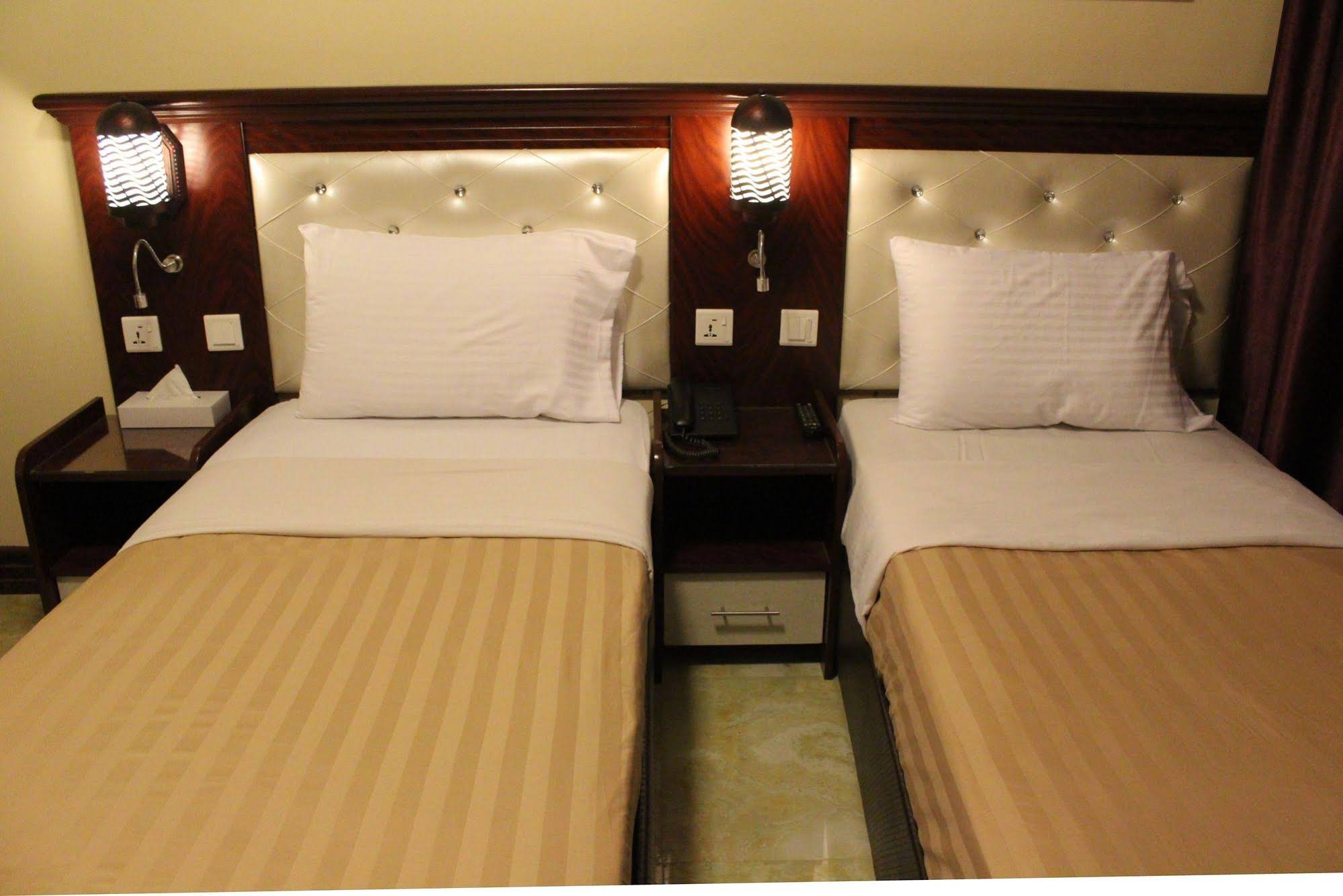 Mariana Hotel